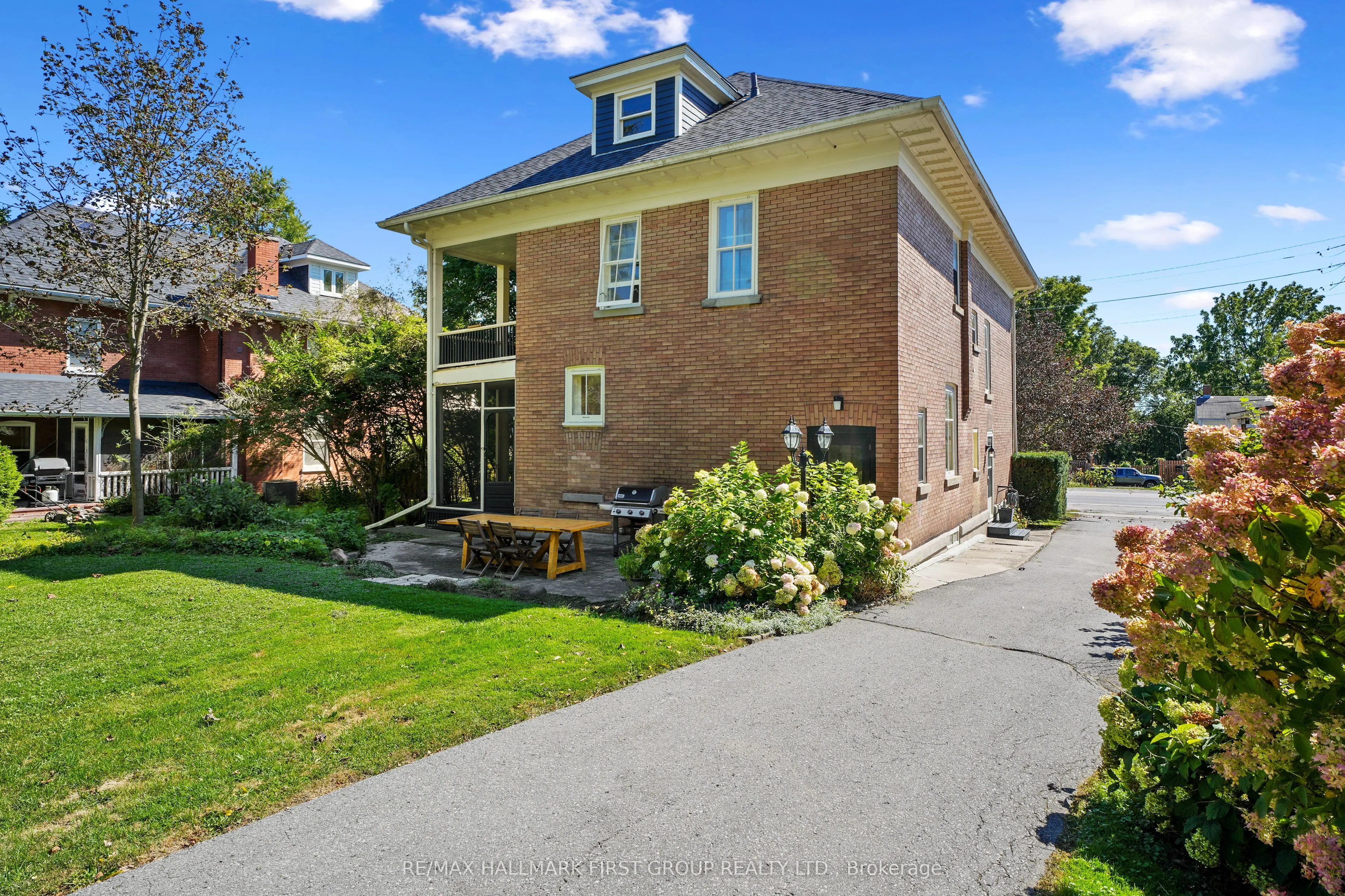 63 King Street E