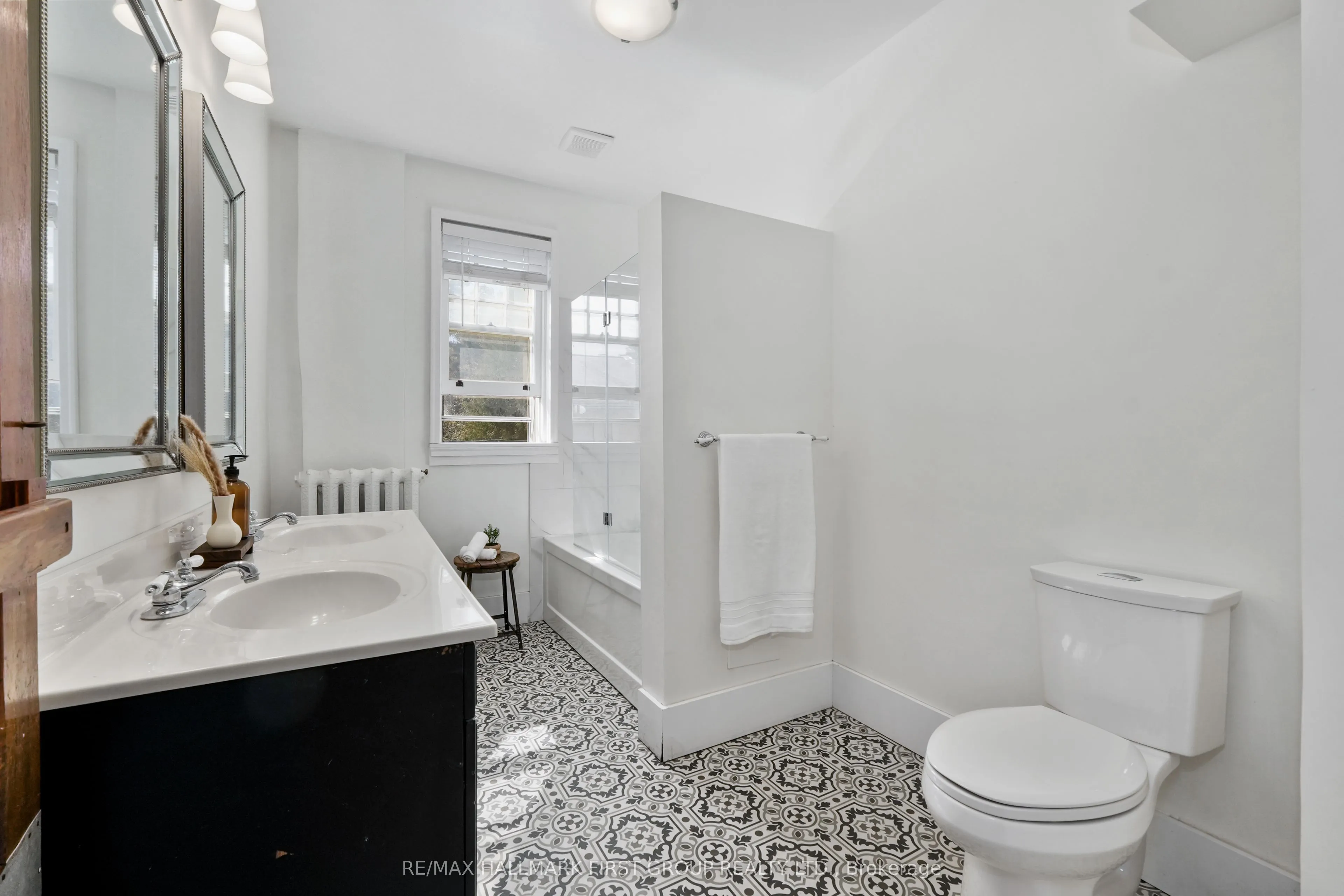 63 King Street E