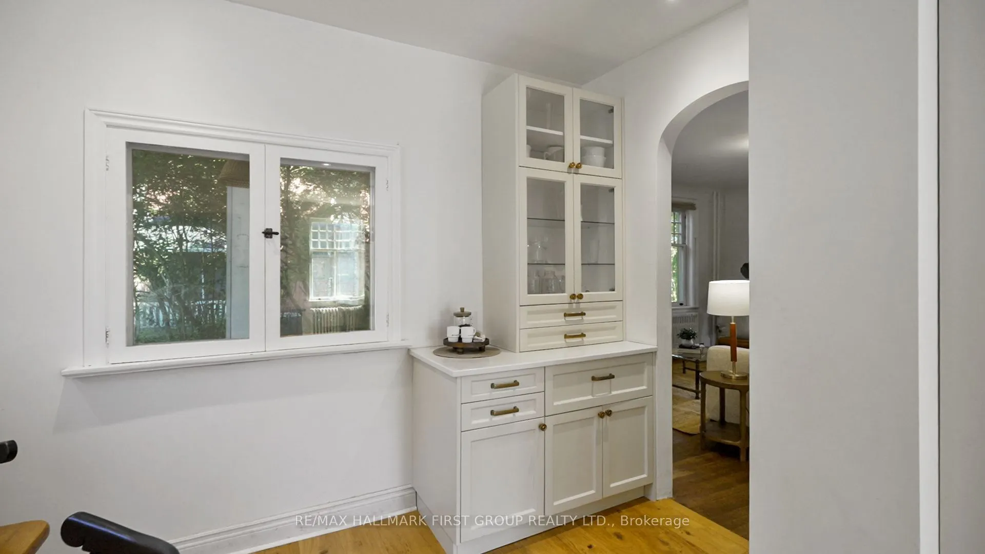 63 King Street E