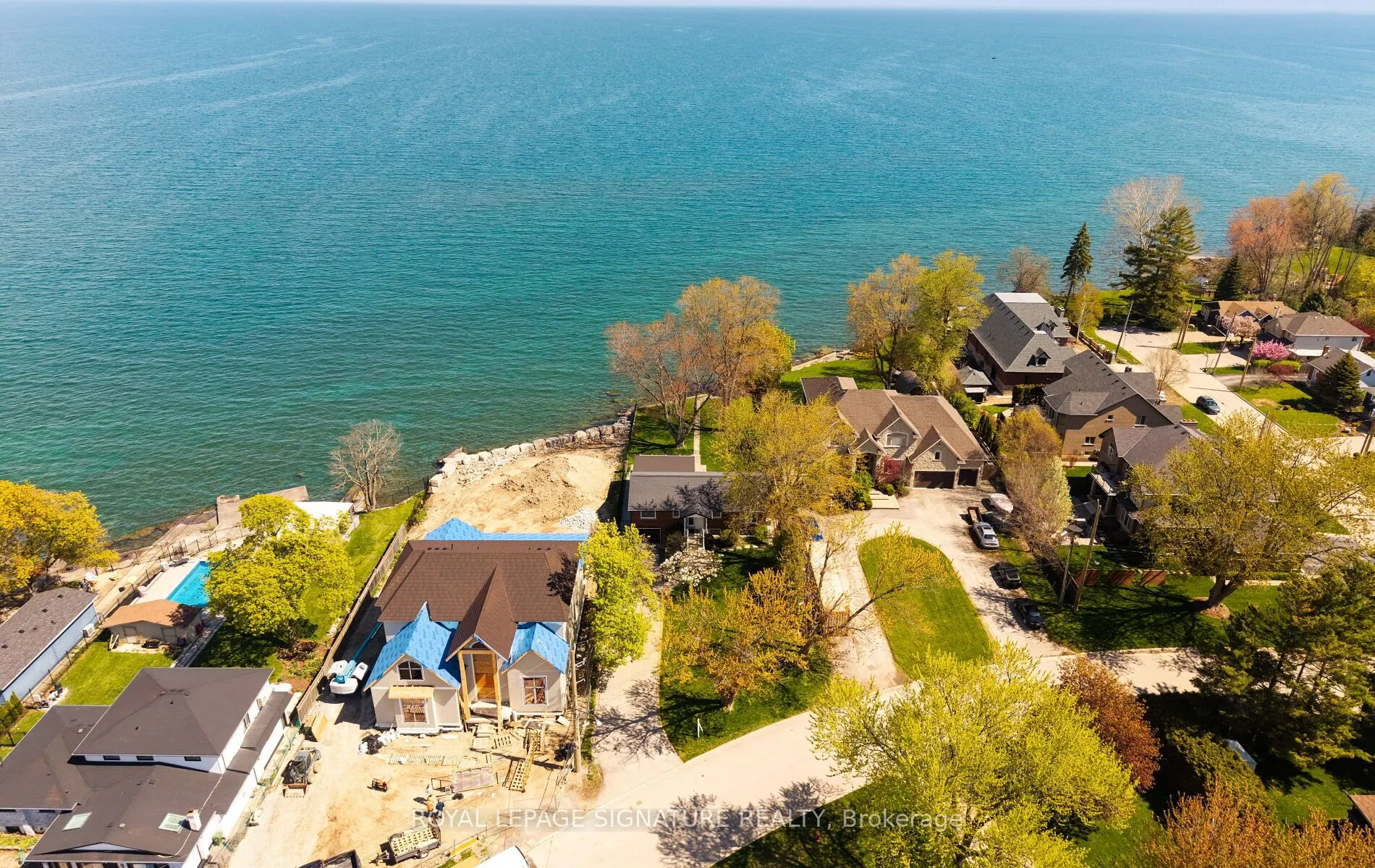 17 Wendakee Drive