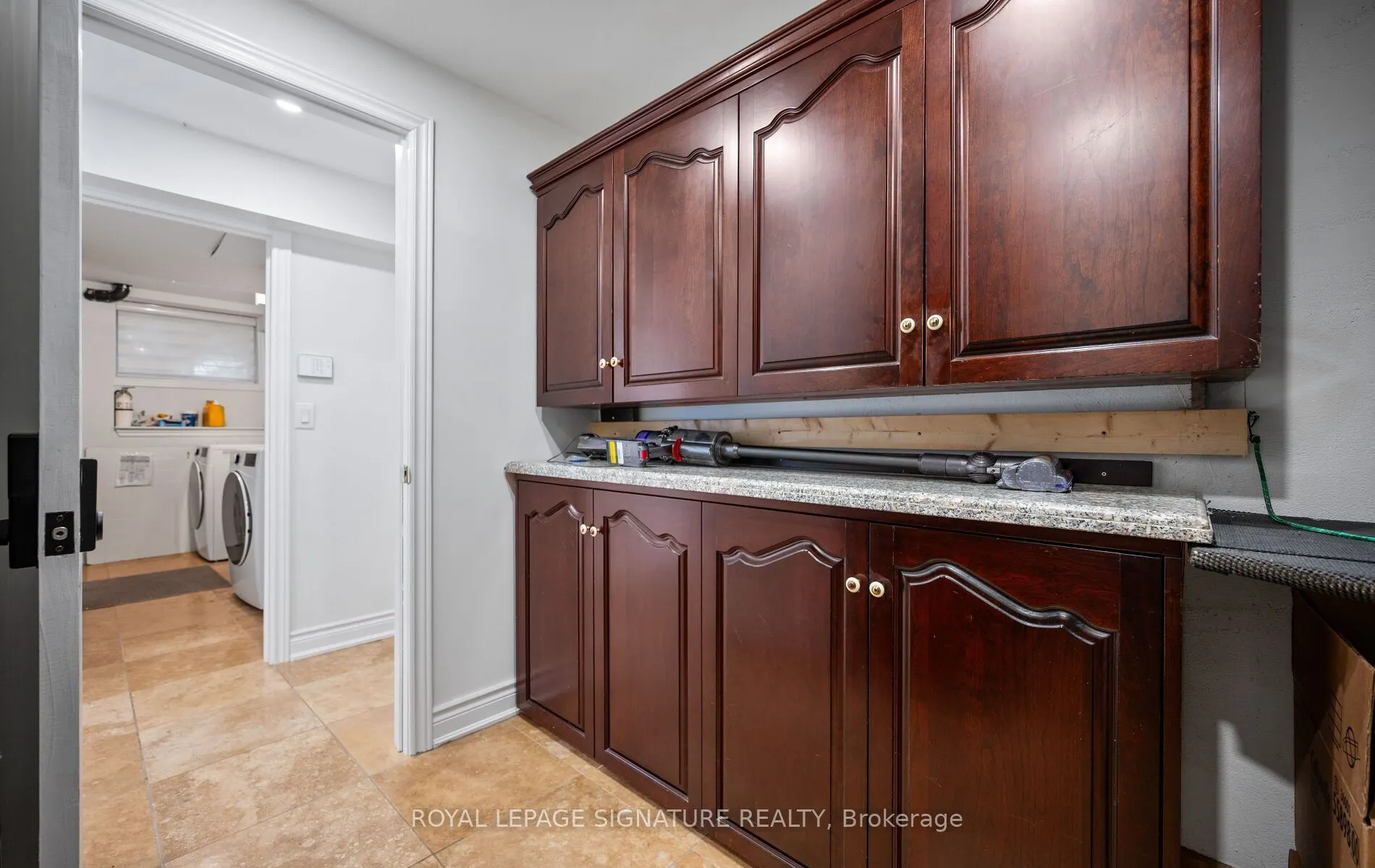 17 Wendakee Drive