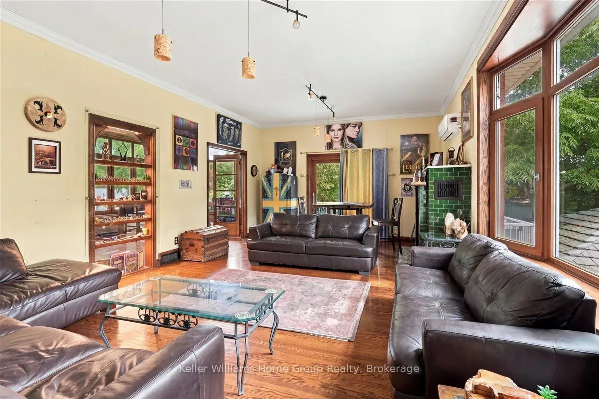 401 Laurel Street