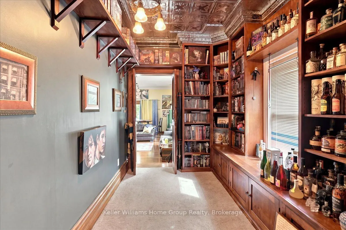 401 Laurel Street