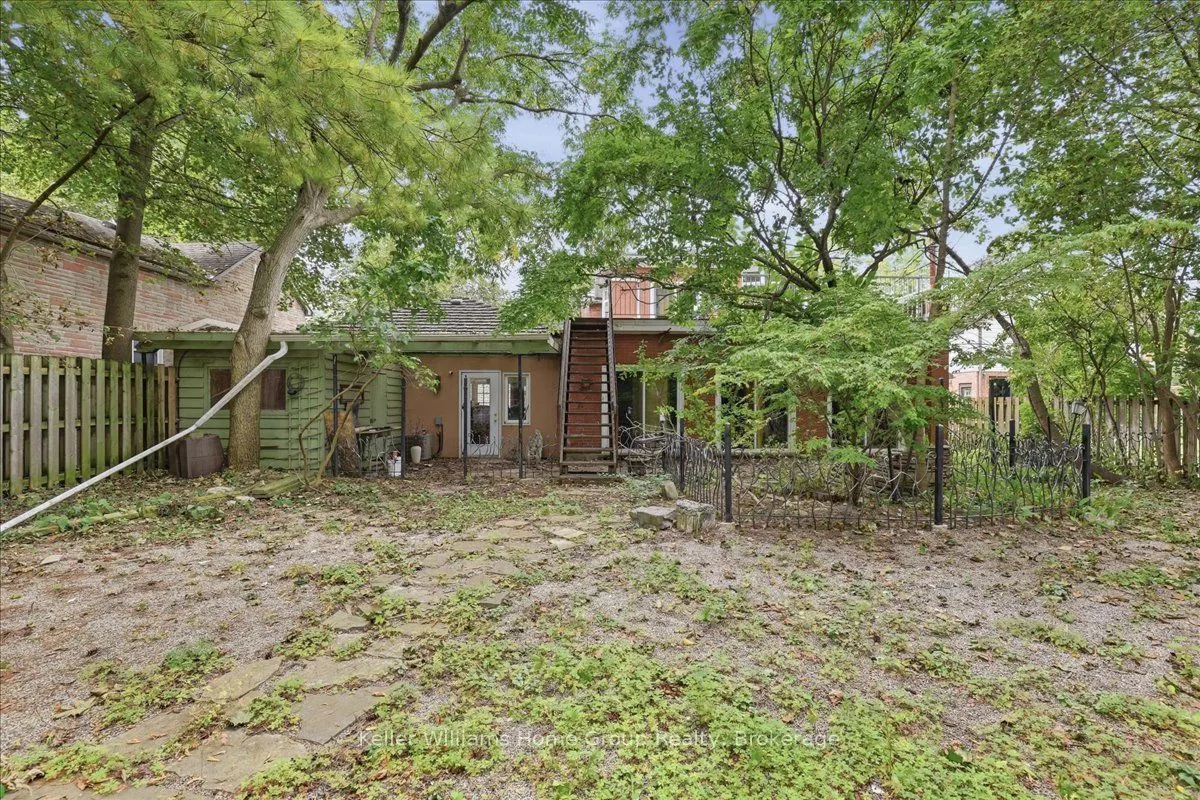 401 Laurel Street