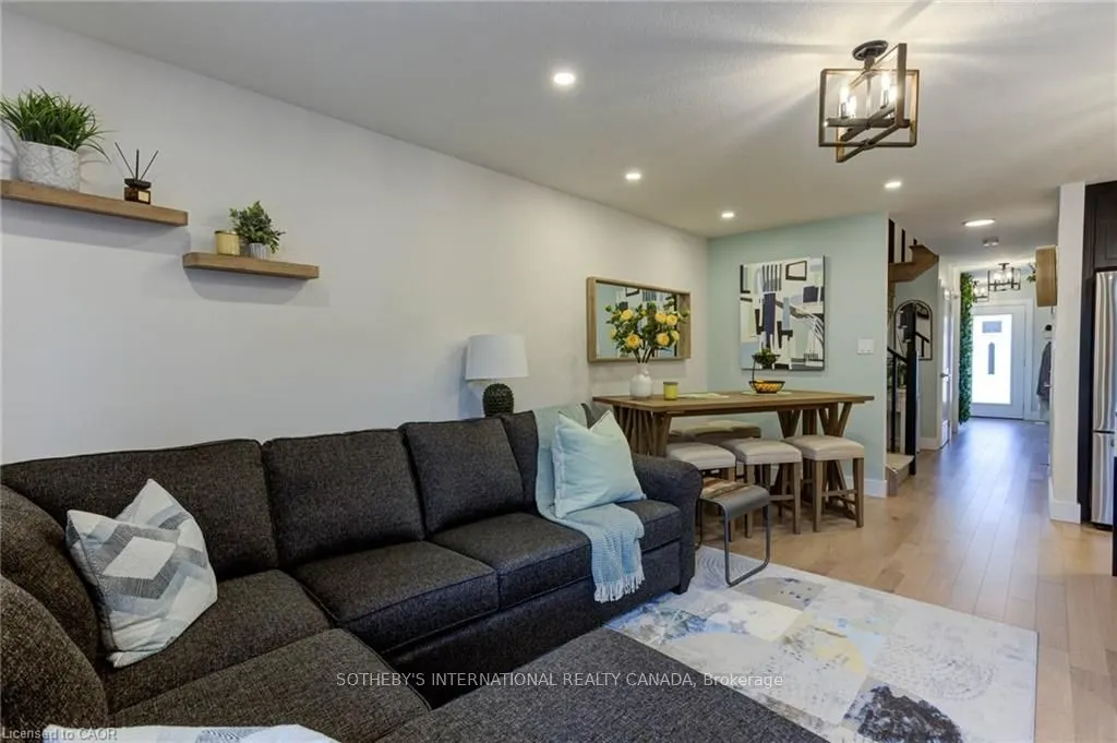 18 Oak Forest Common #8B