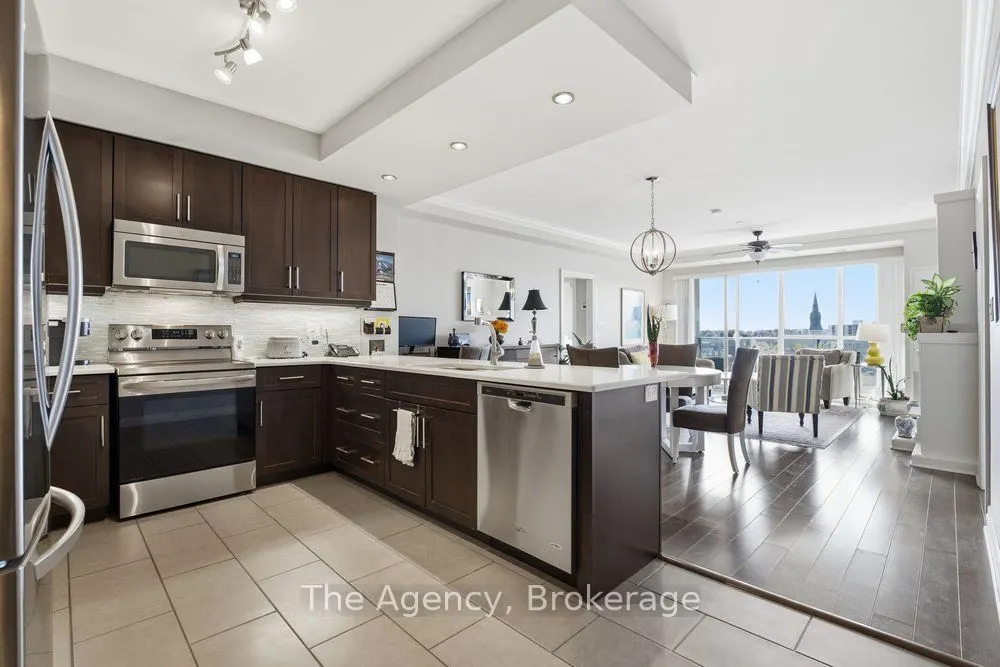 160 Macdonell Street #901