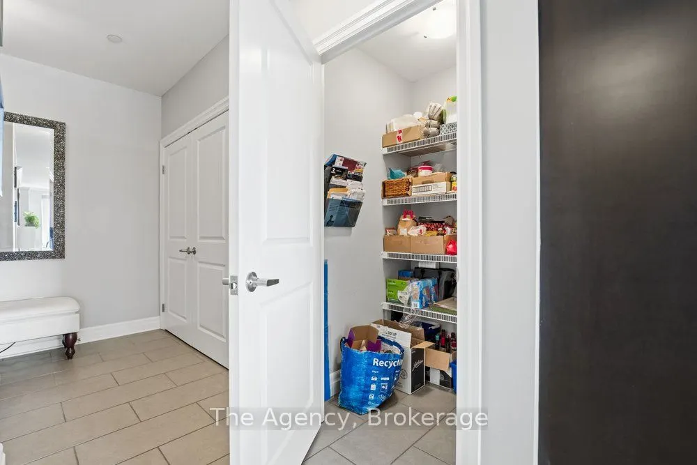 160 Macdonell Street #901