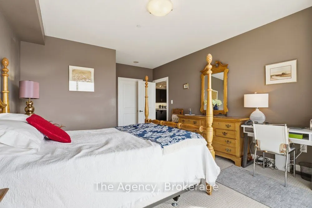 160 Macdonell Street #901