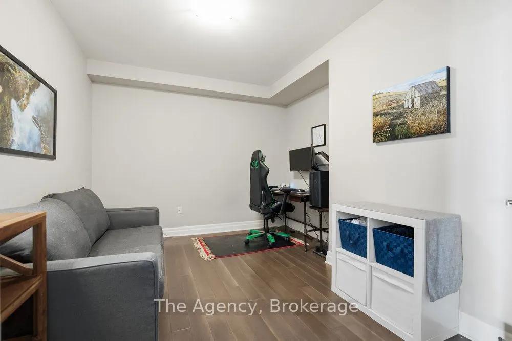 160 Macdonell Street #901