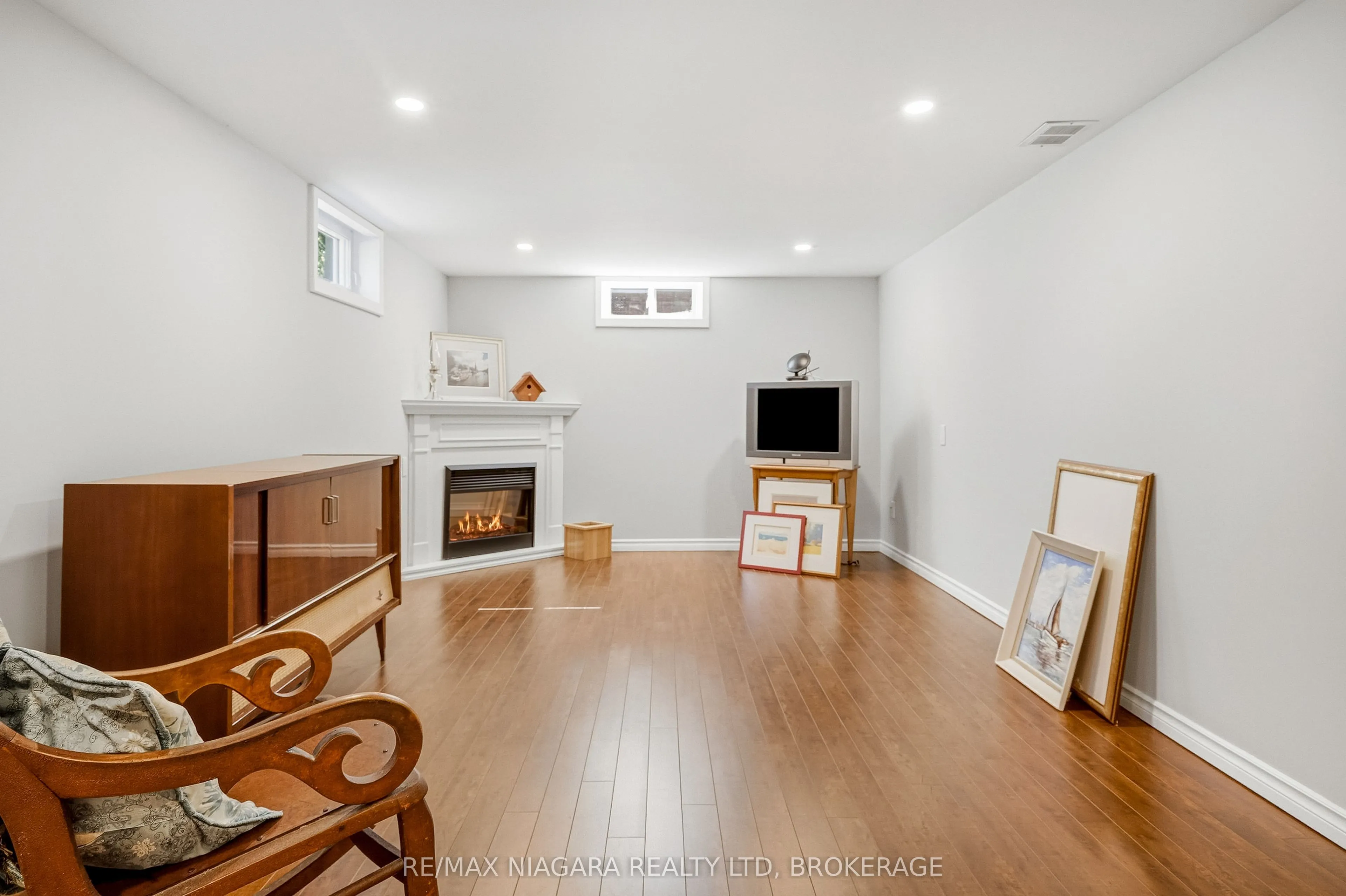 7771 Wilson Crescent