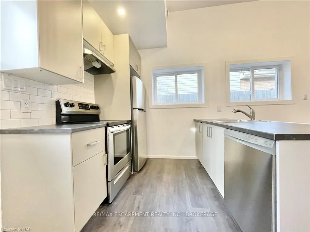 76 Marc Boulevard