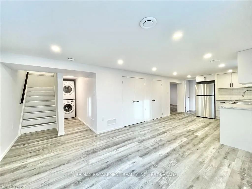 76 Marc Boulevard