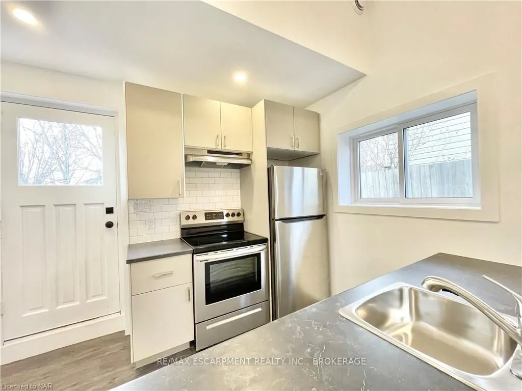 76 Marc Boulevard