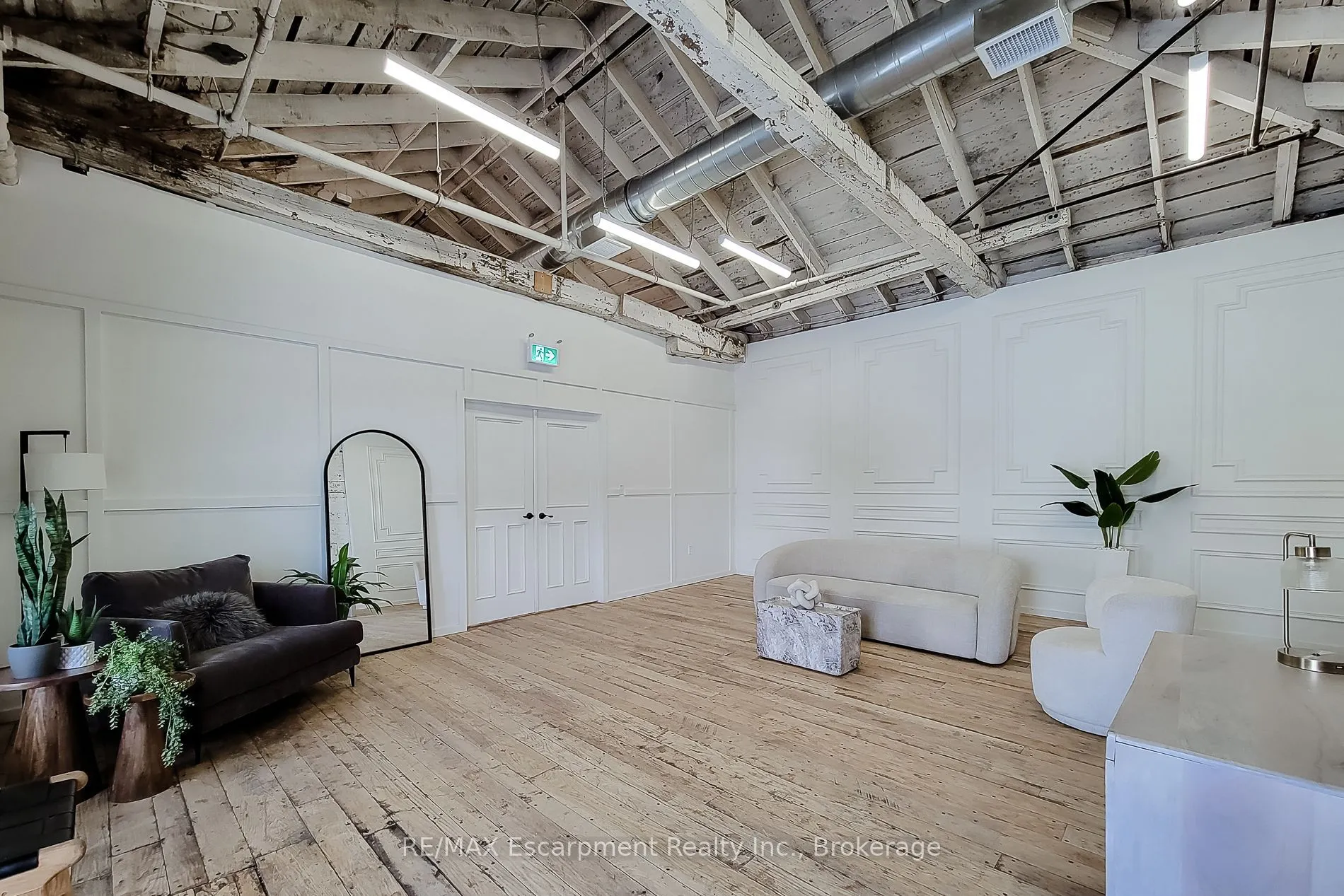 64 Hatt Street #404