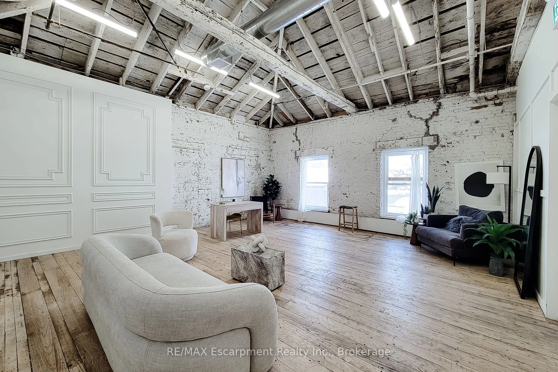 64 Hatt Street #404