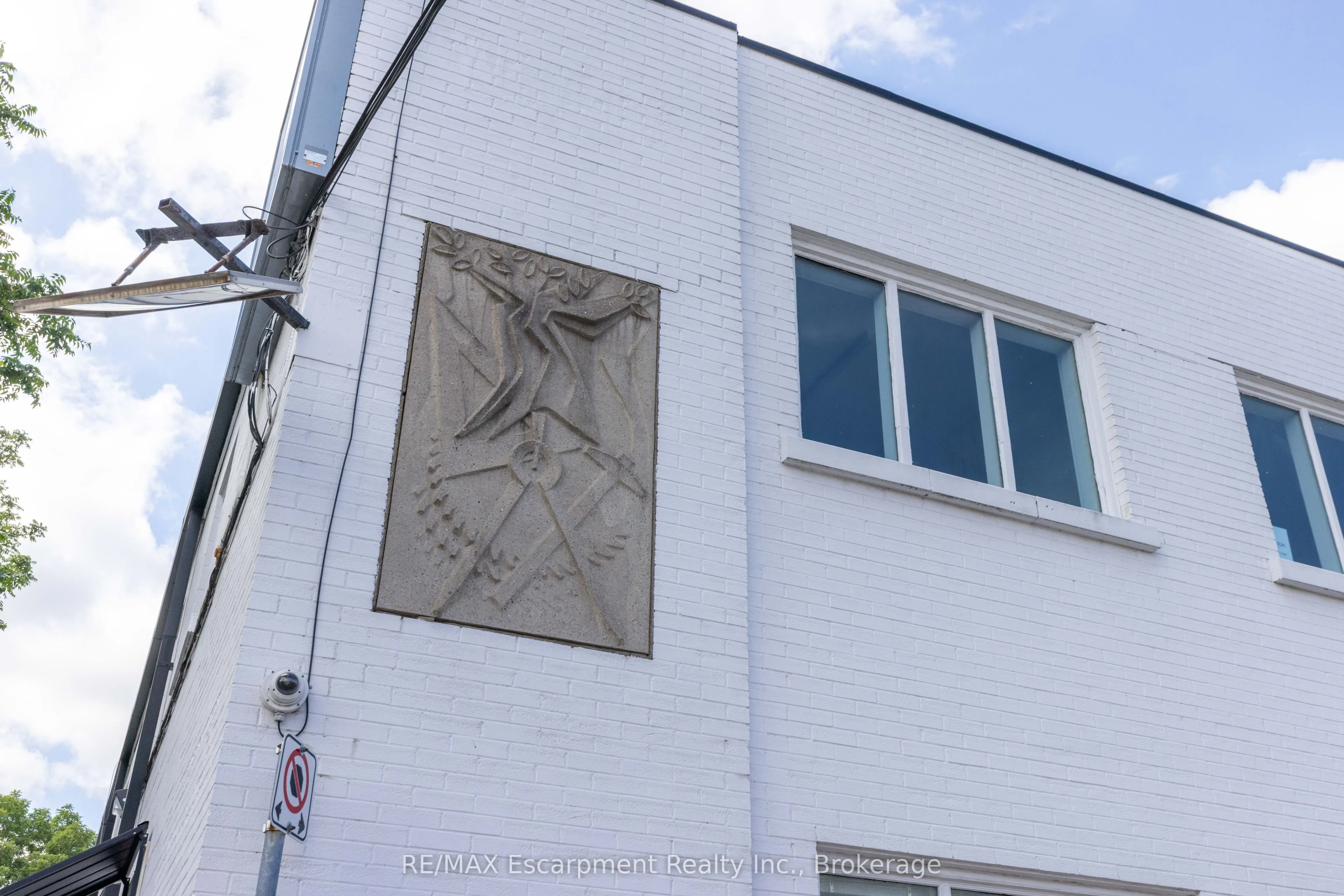 64 Hatt Street #404