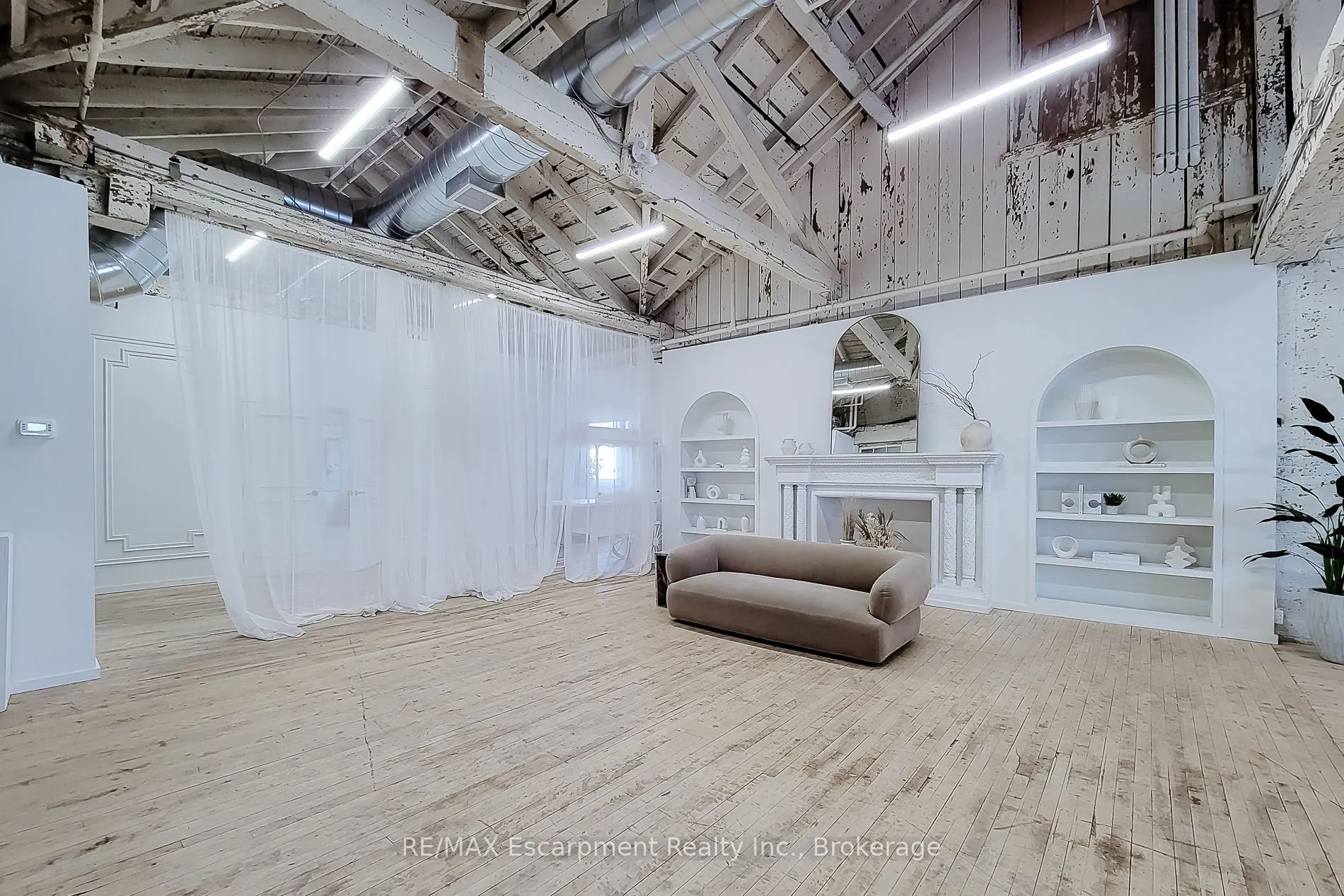 64 Hatt Street #404