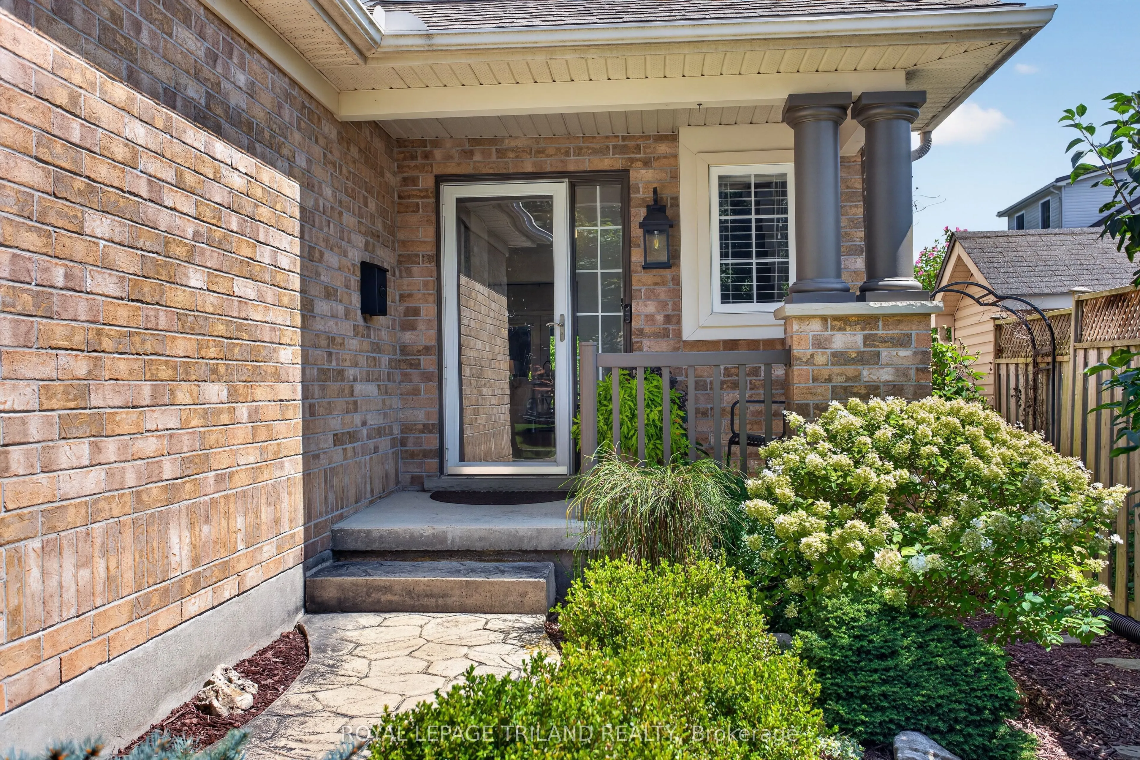 98 Rossmore Court