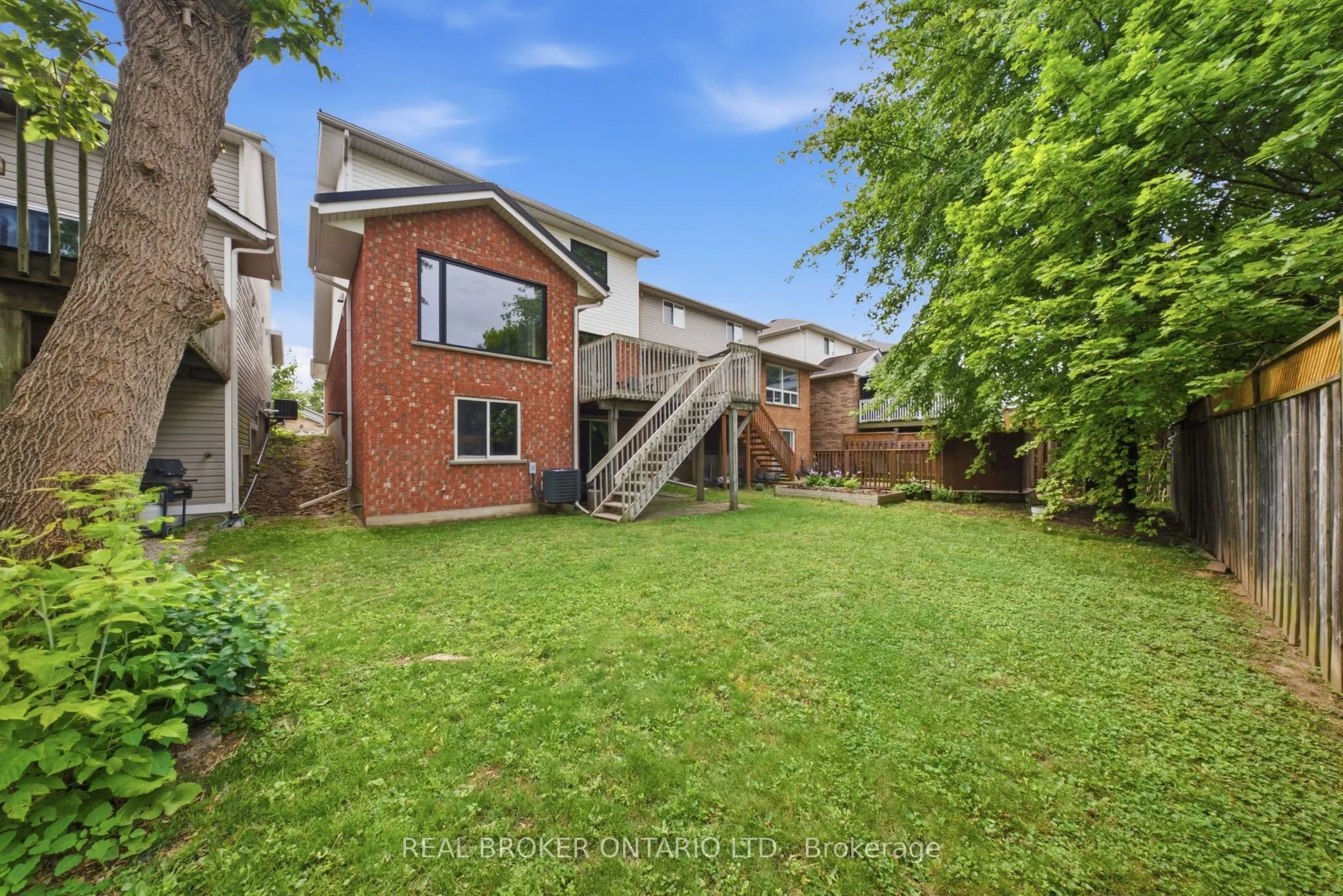 19 Boulder Crescent