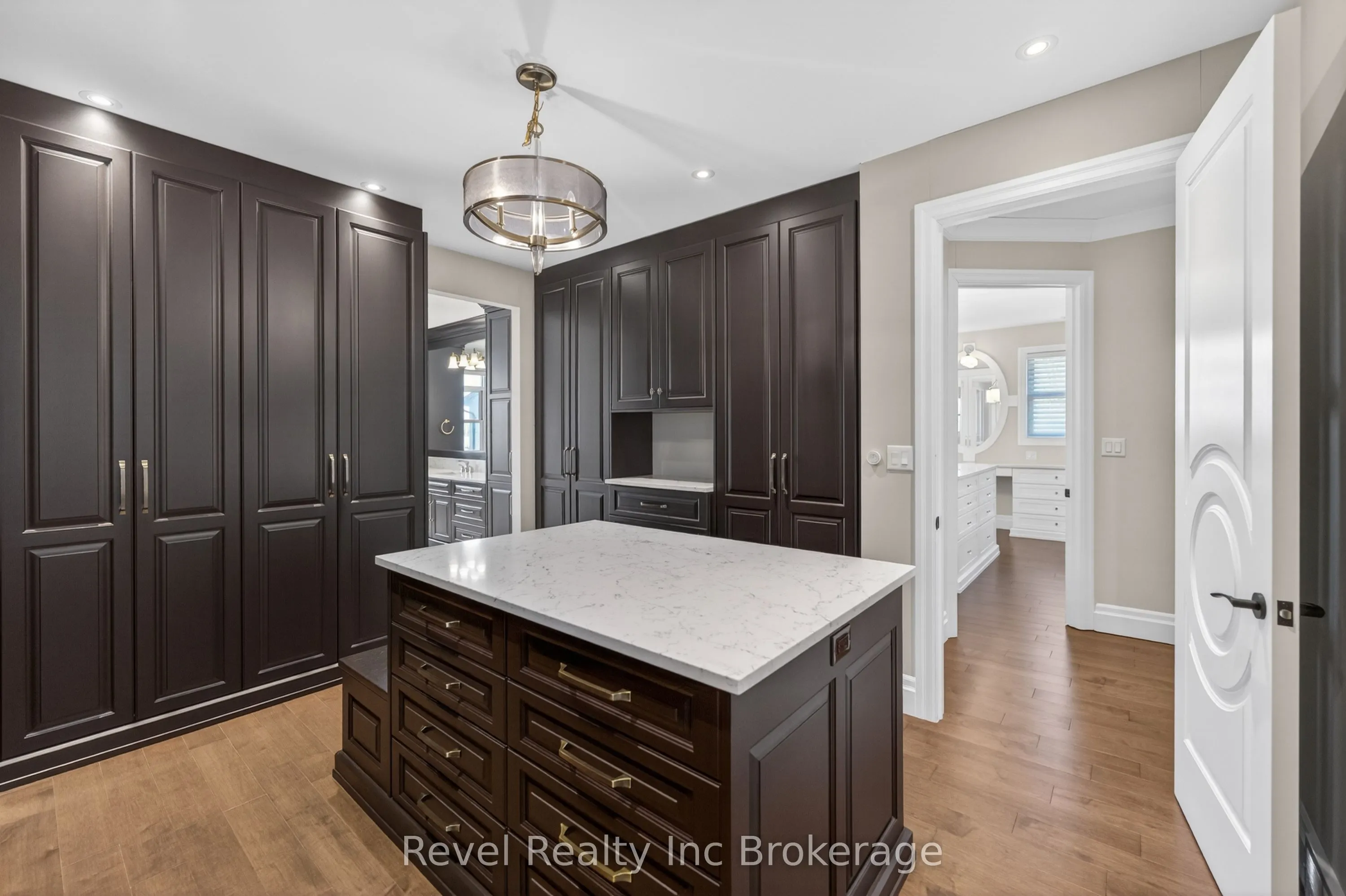 241 Tamarack Boulevard
