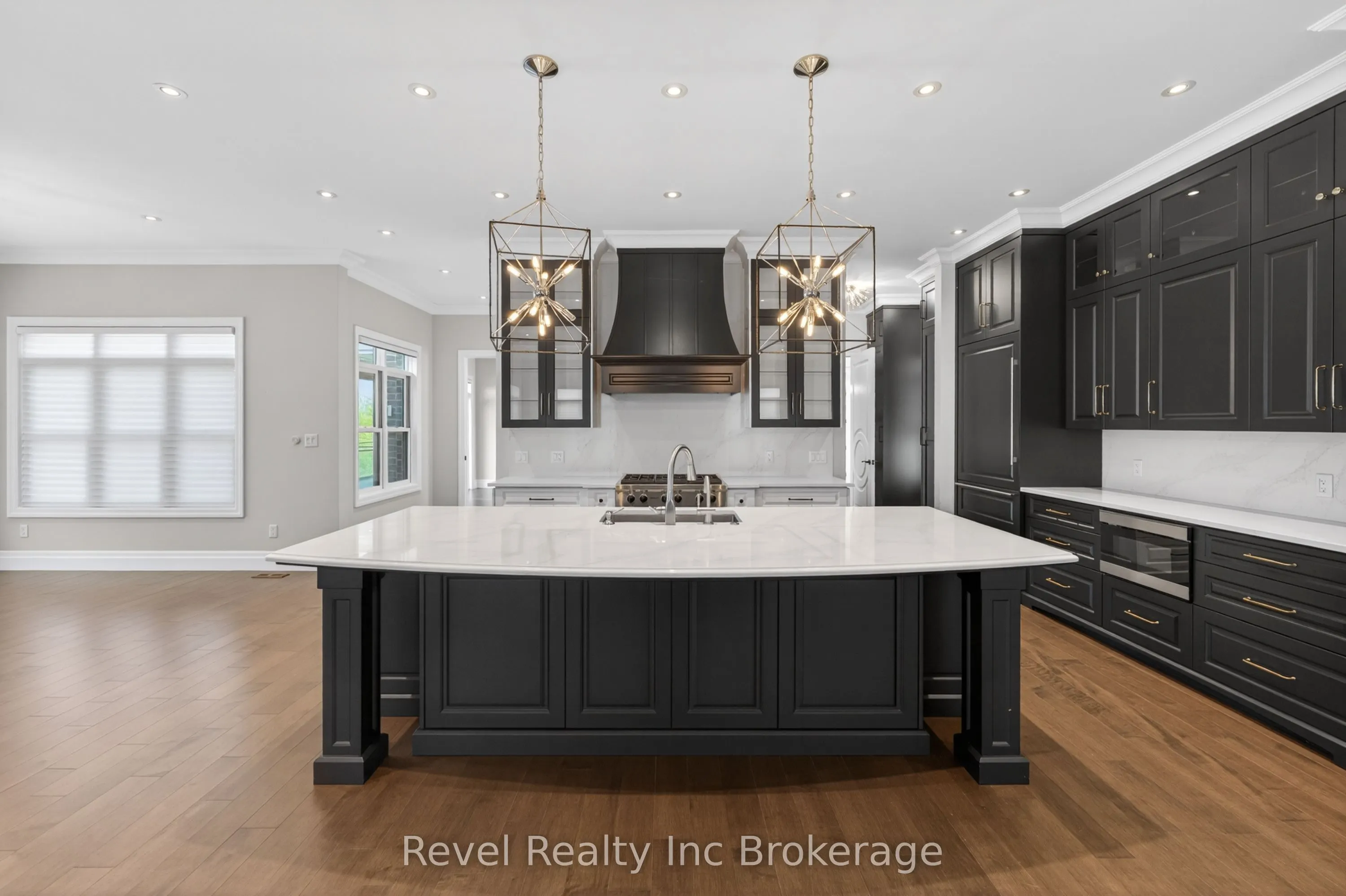 241 Tamarack Boulevard