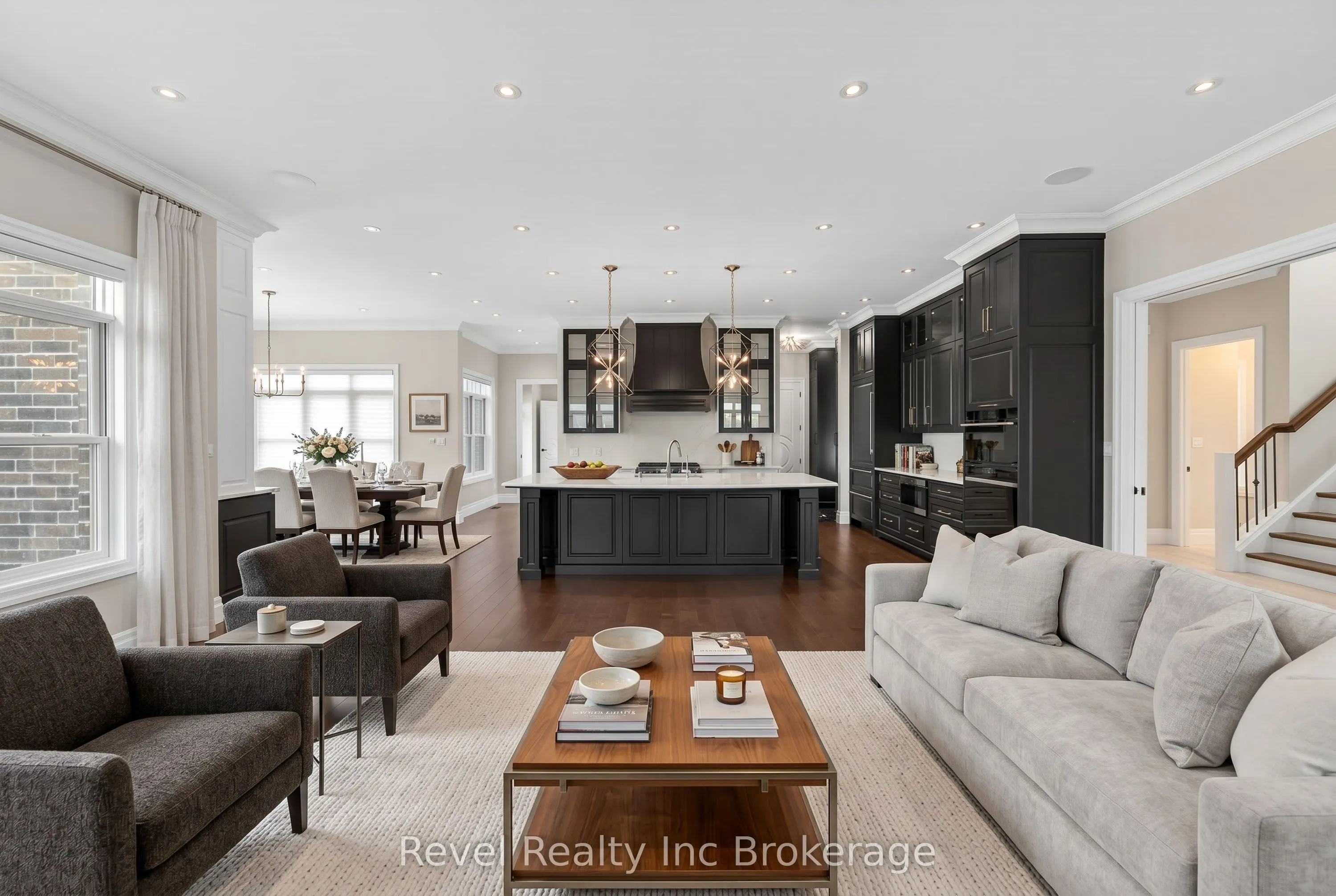 241 Tamarack Boulevard