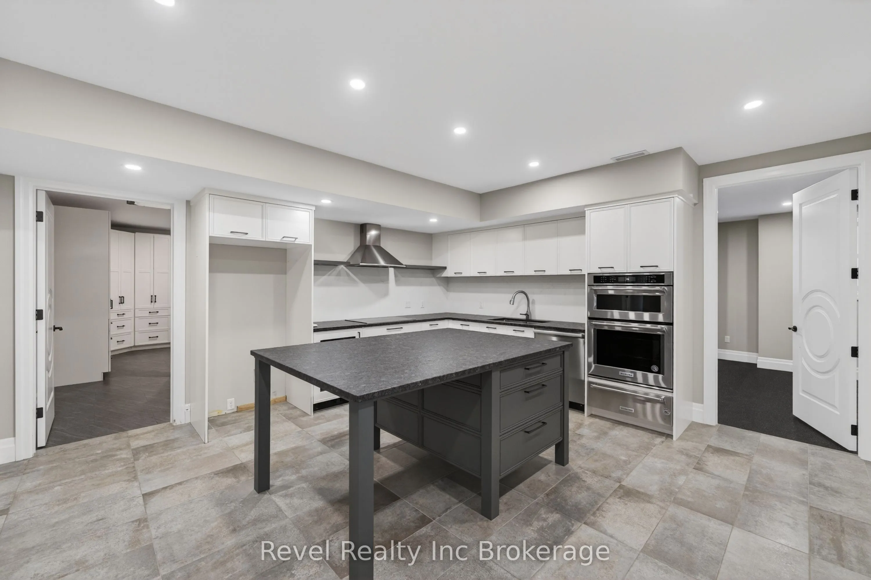 241 Tamarack Boulevard