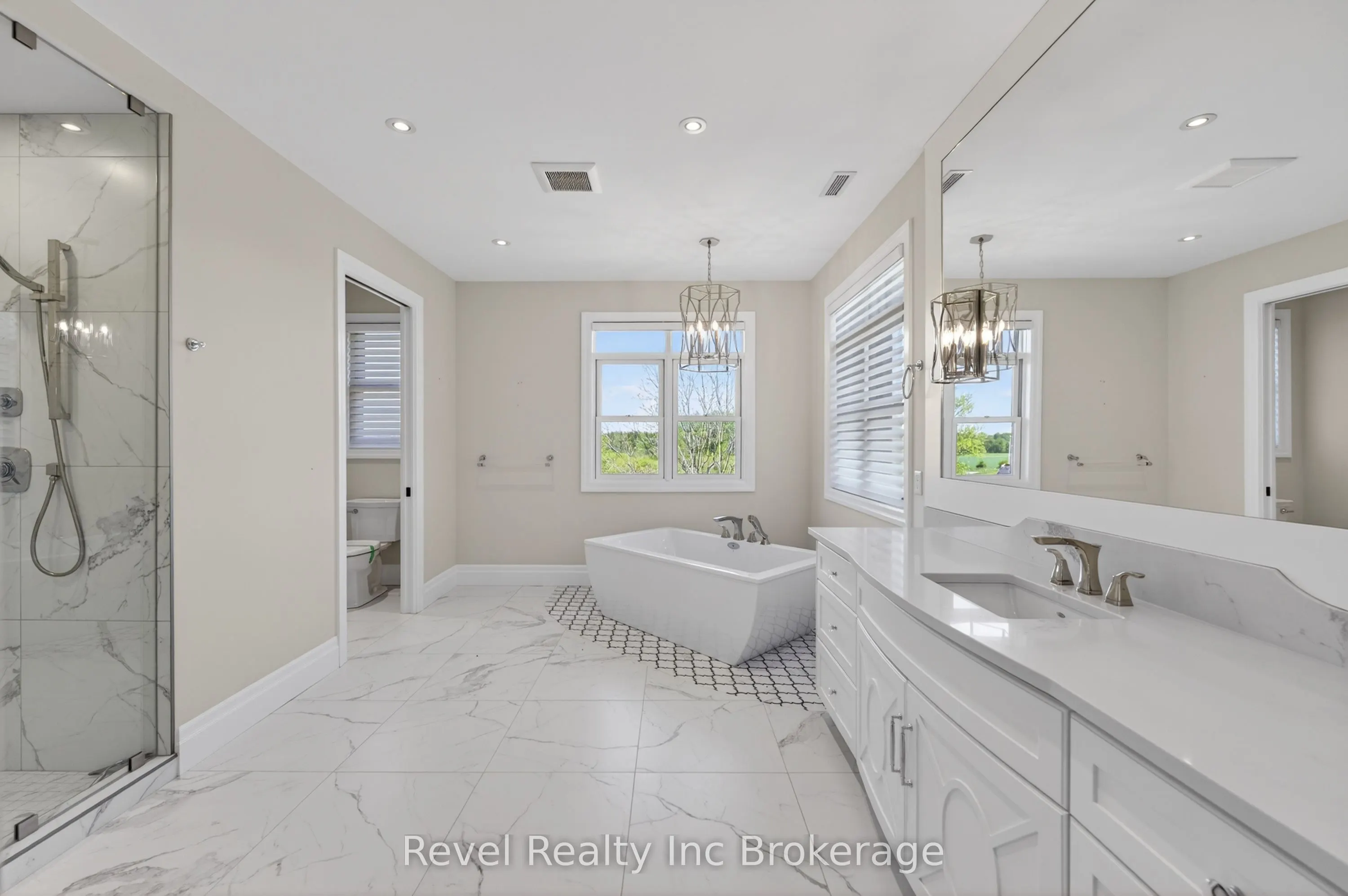 241 Tamarack Boulevard