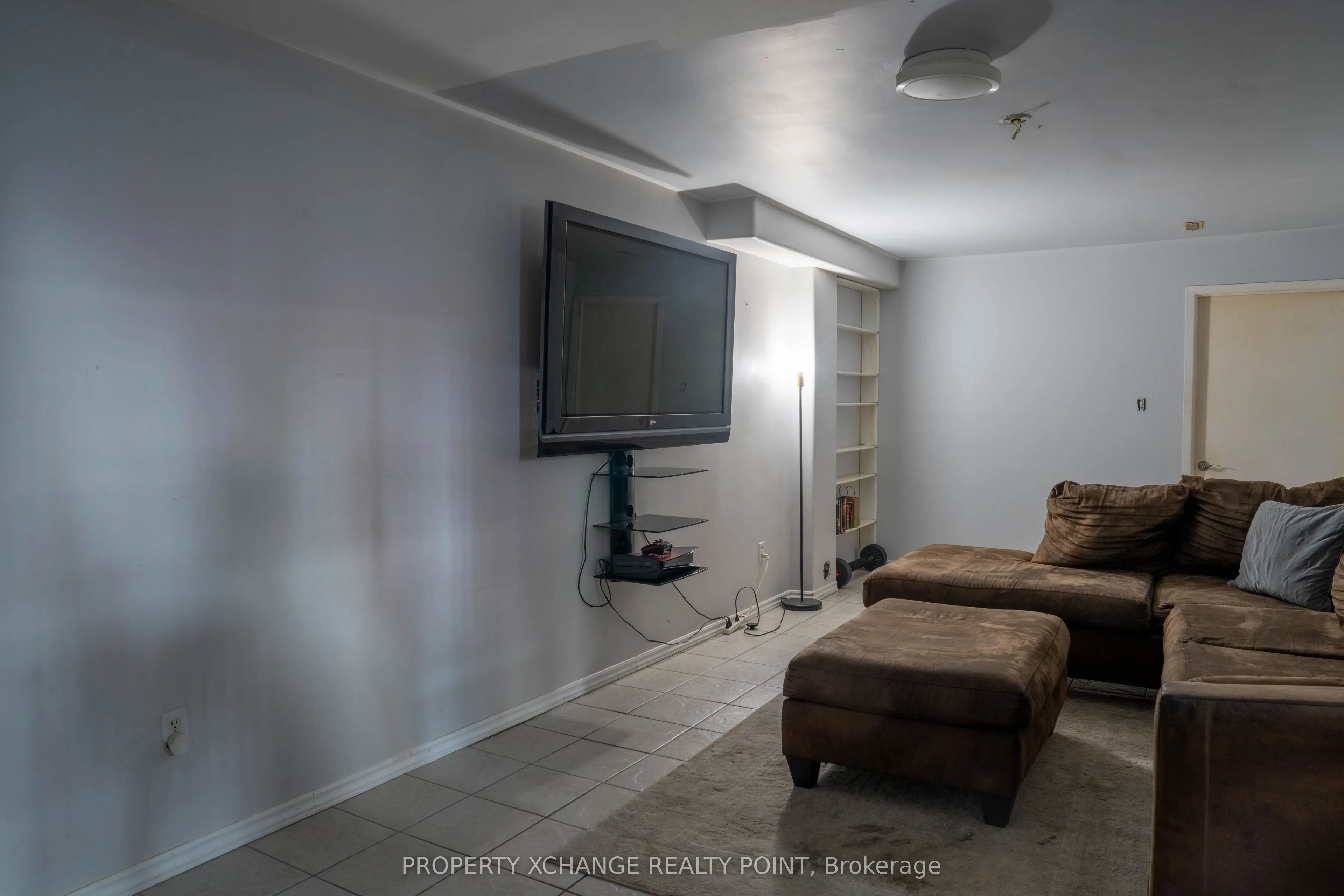 814 PEACHWOOD Street