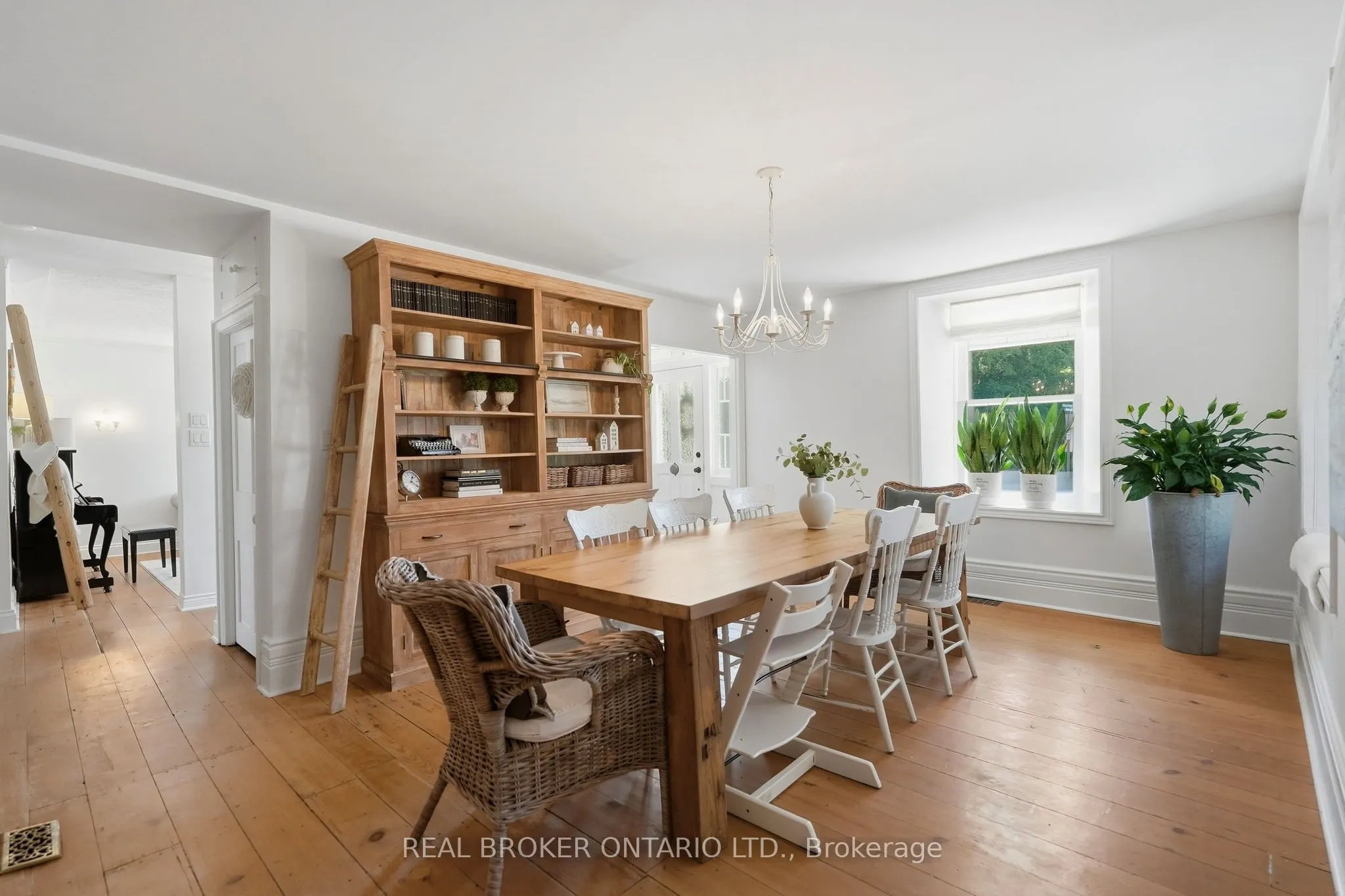1264 Old 8 Highway
