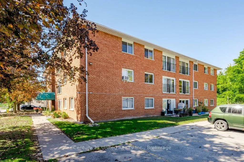 136 Ware Street #302