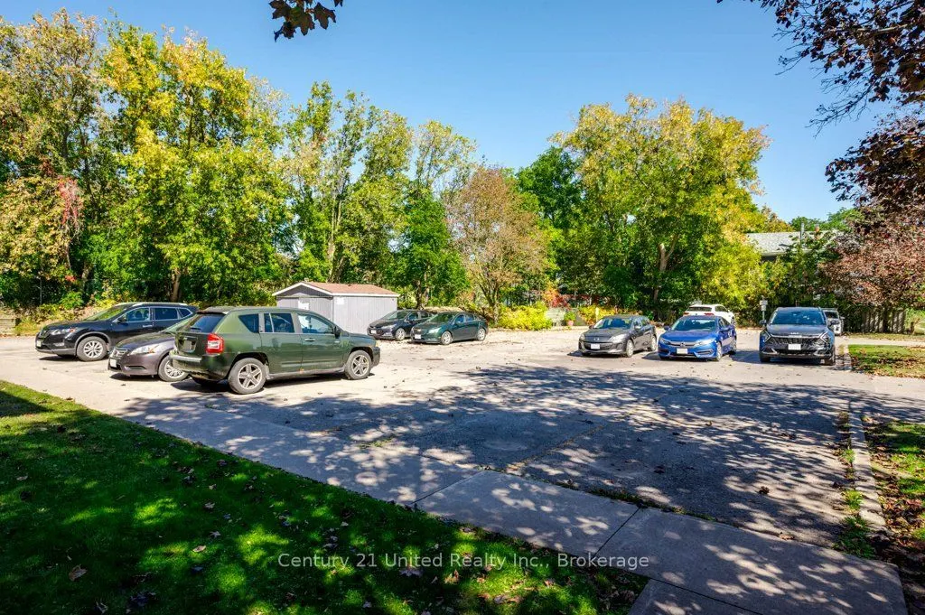136 Ware Street #302