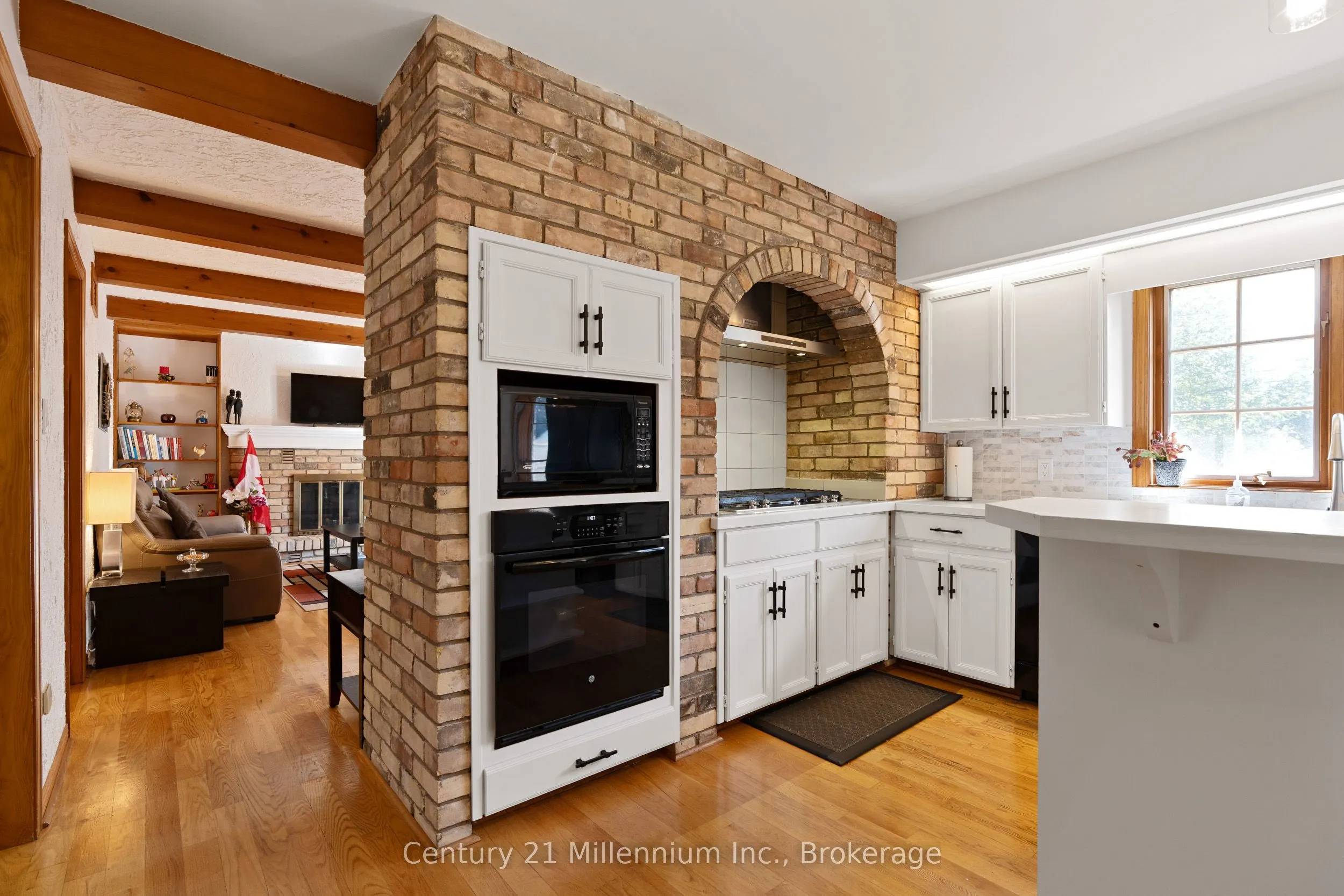 449 6th Avenue W