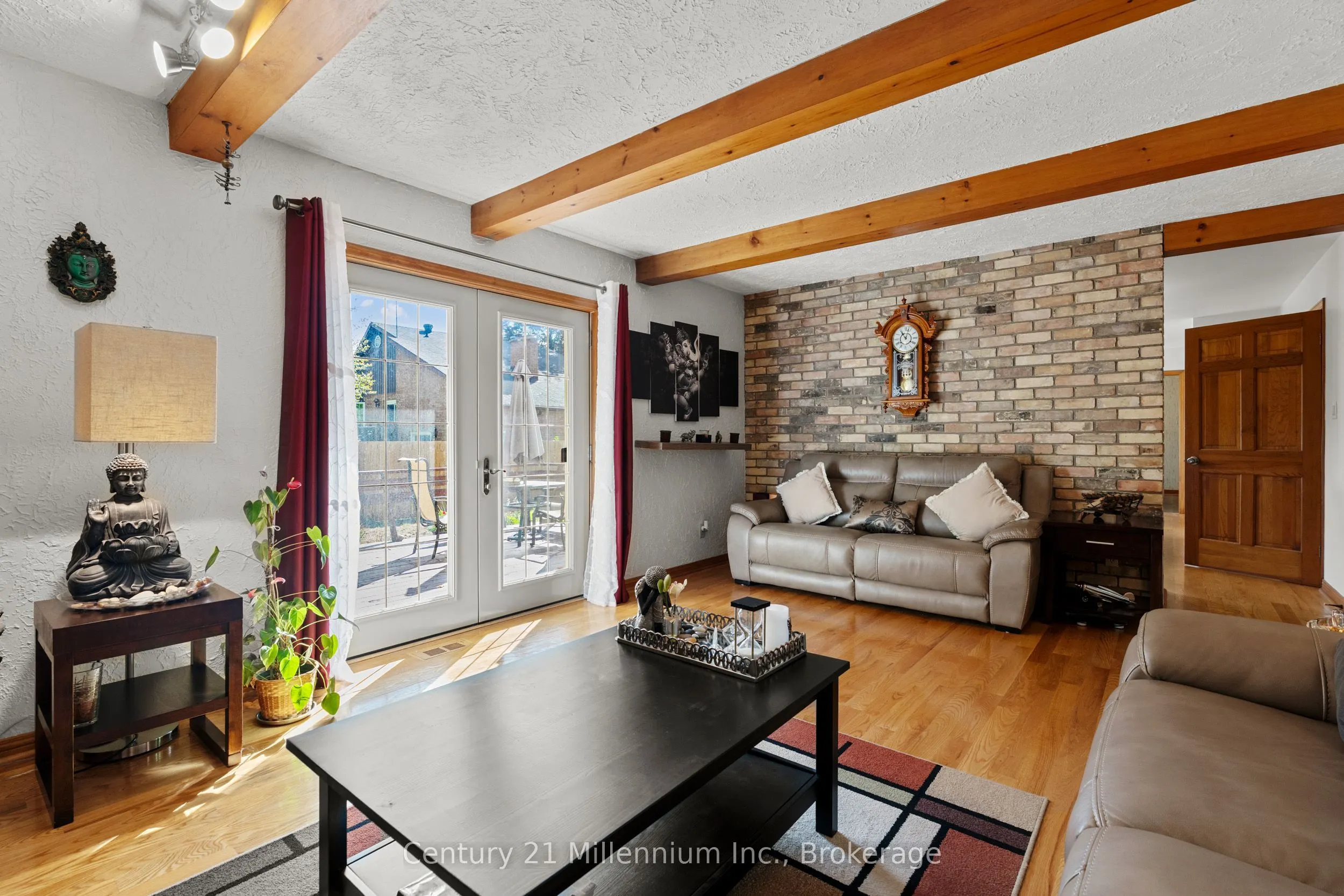 449 6th Avenue W