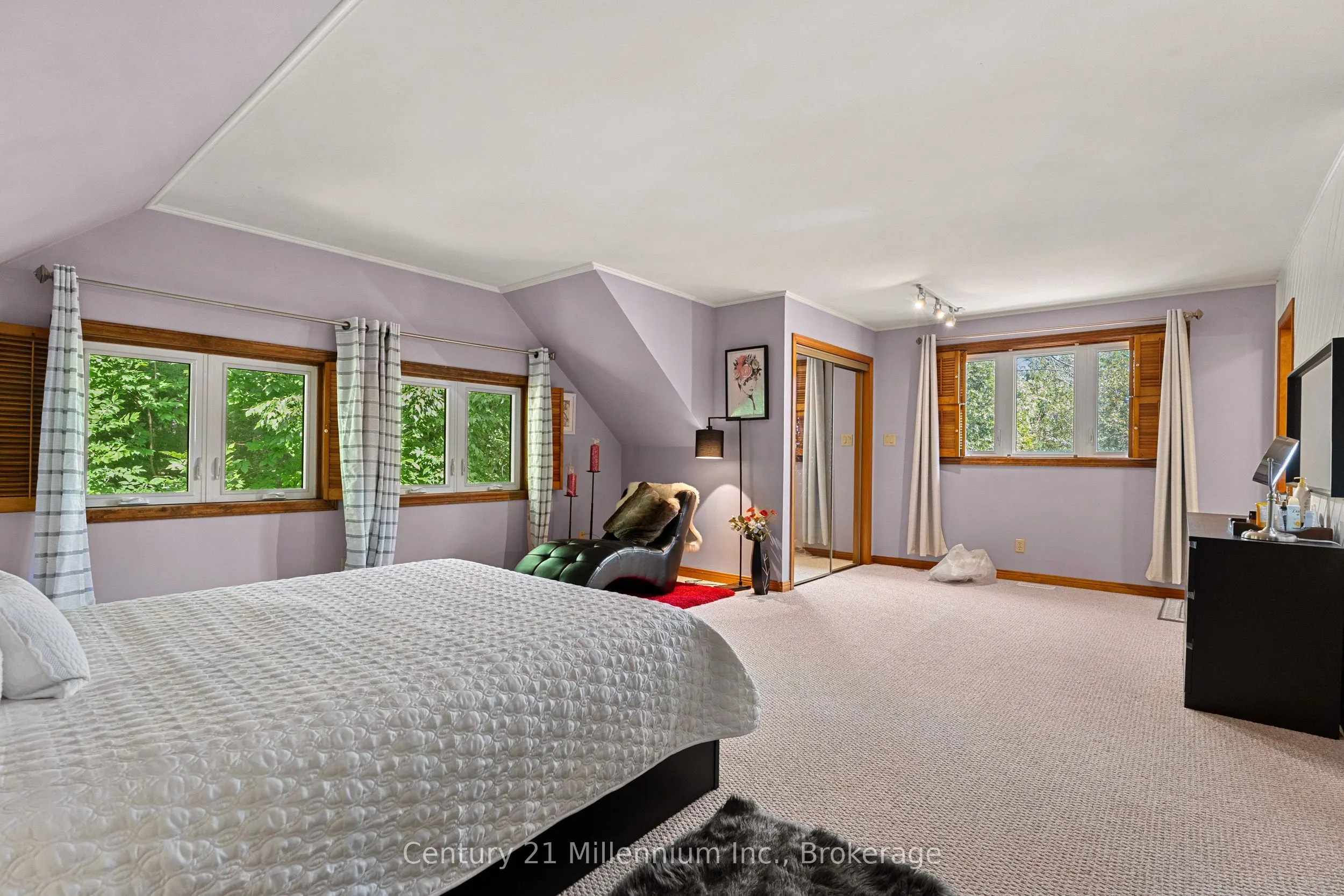 449 6th Avenue W