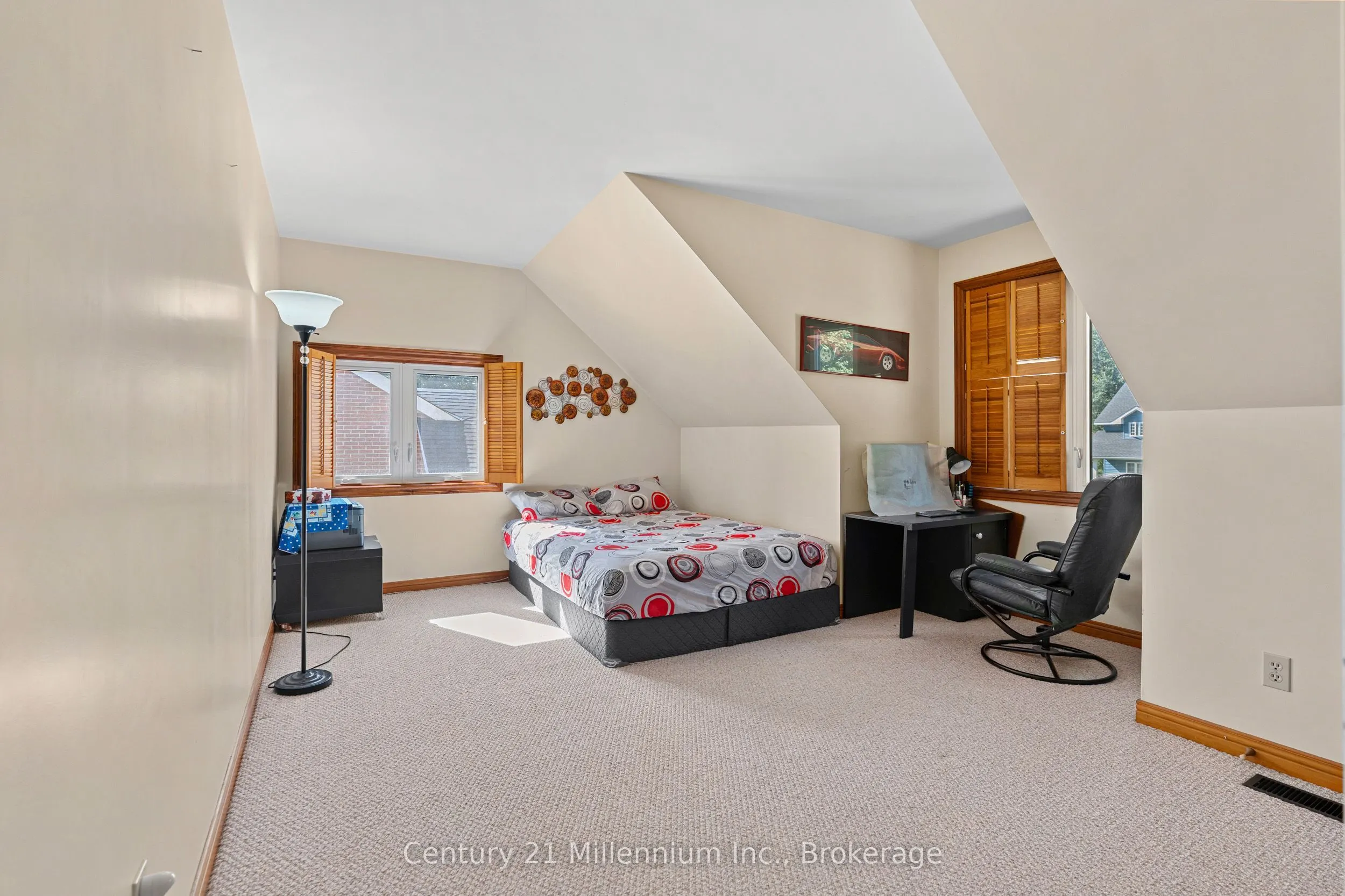 449 6th Avenue W