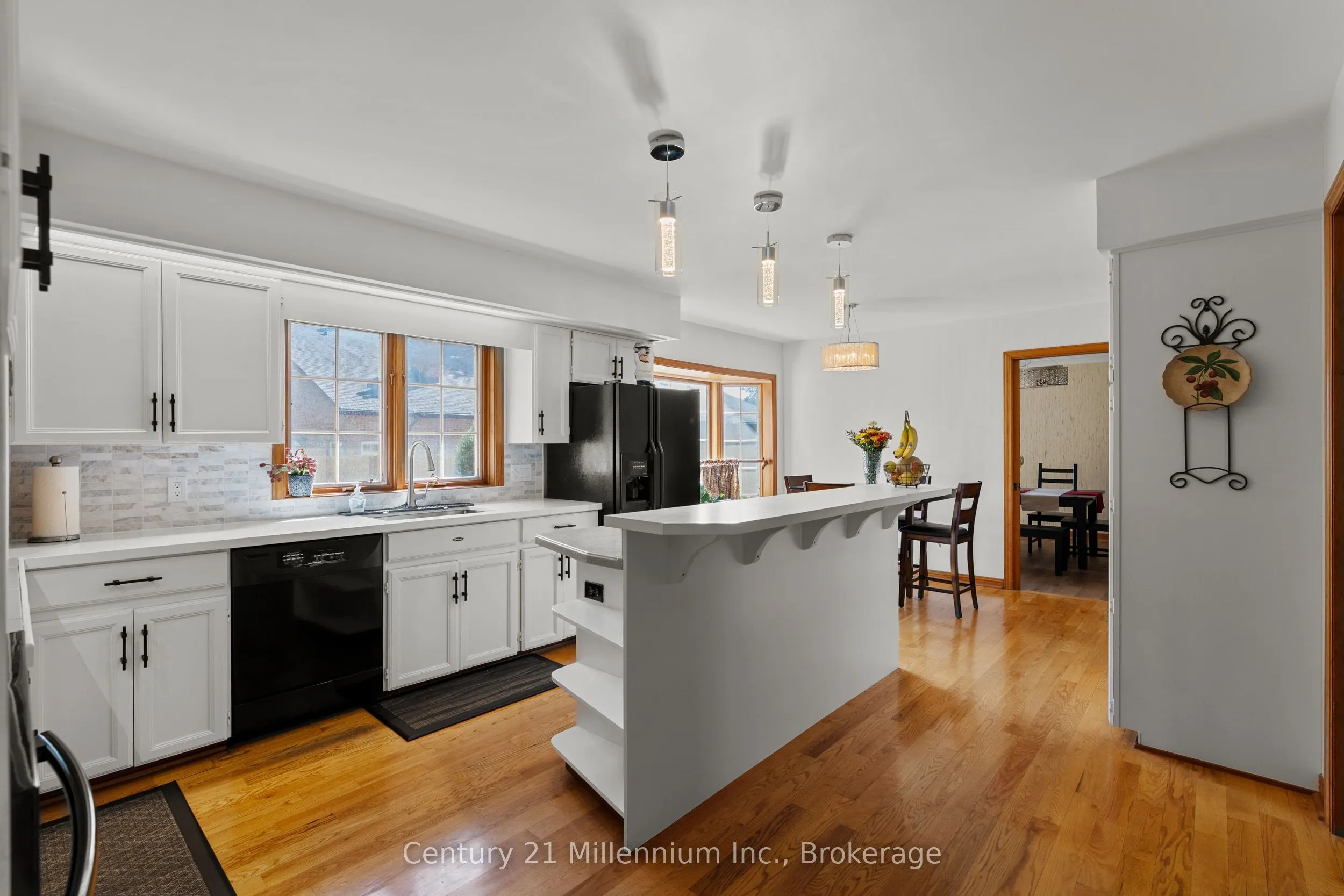 449 6th Avenue W