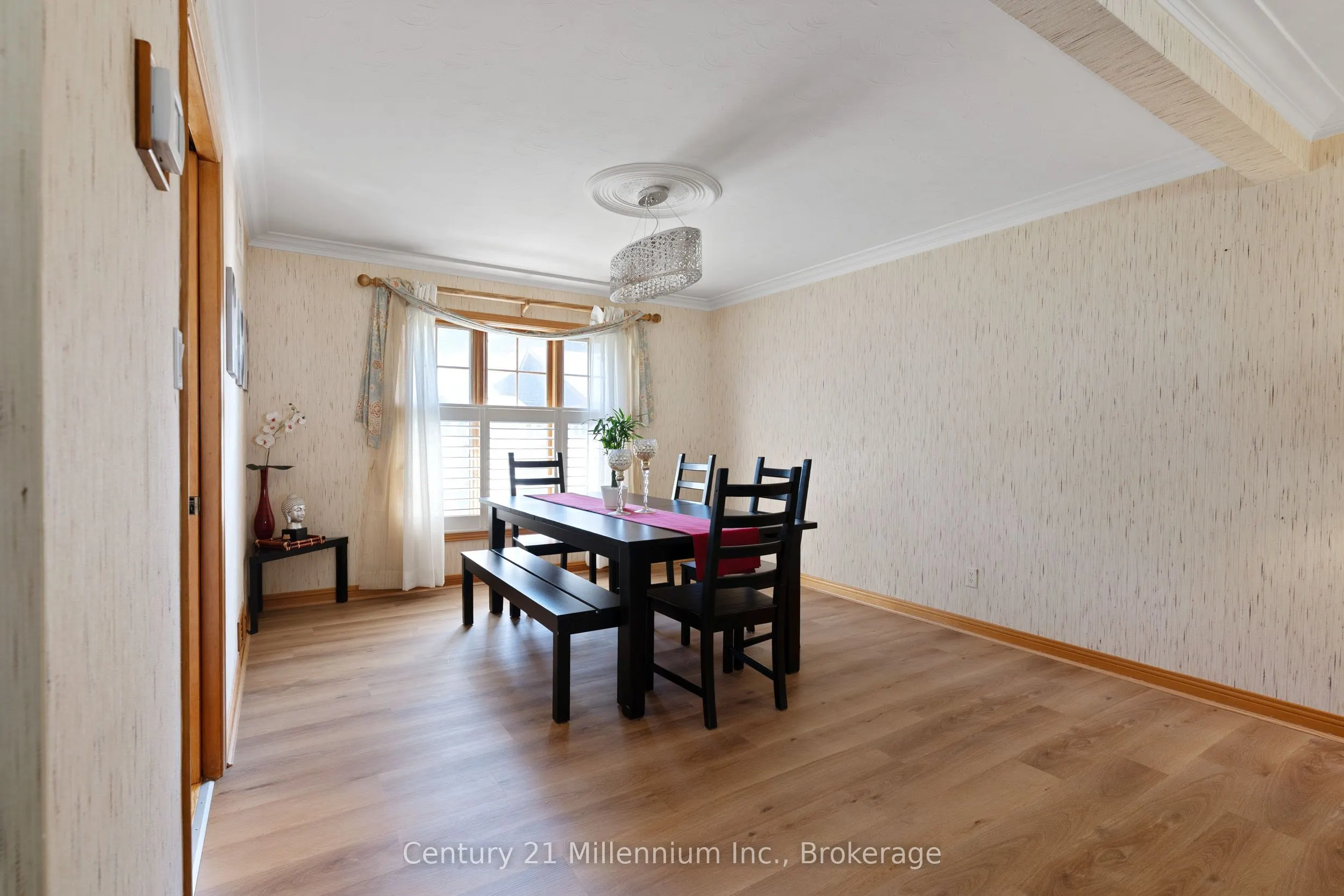 449 6th Avenue W