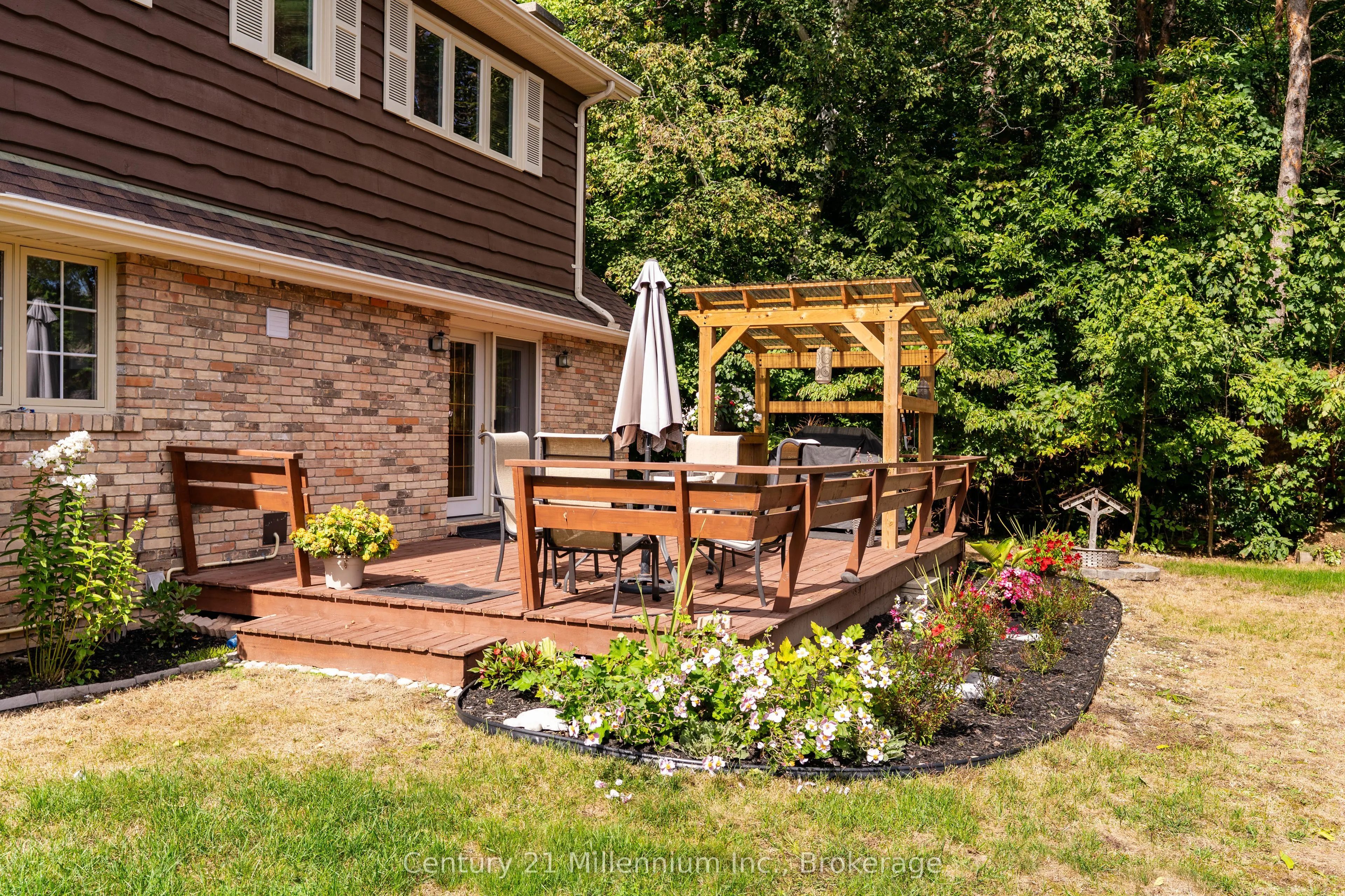 449 6th Avenue W