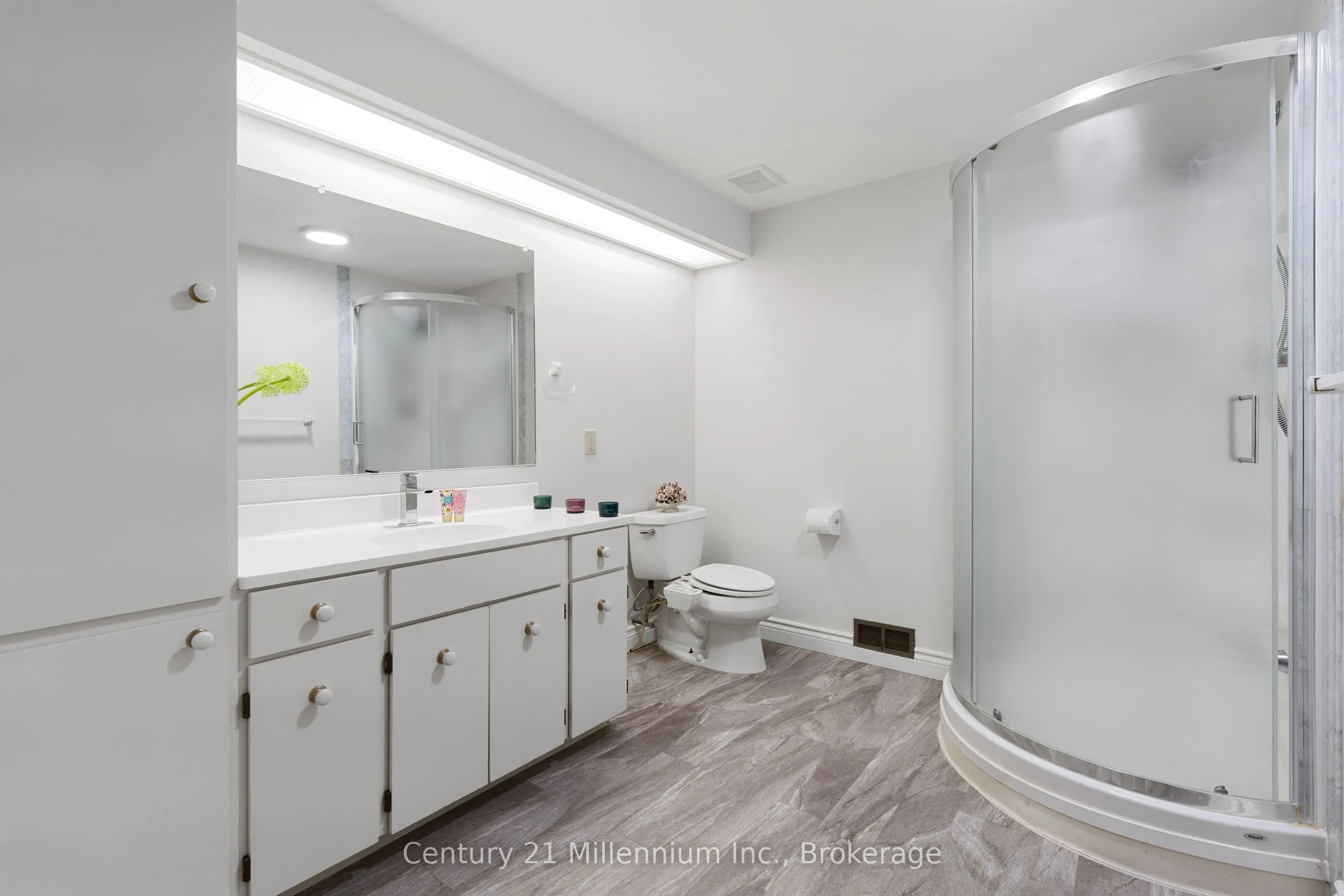 449 6th Avenue W