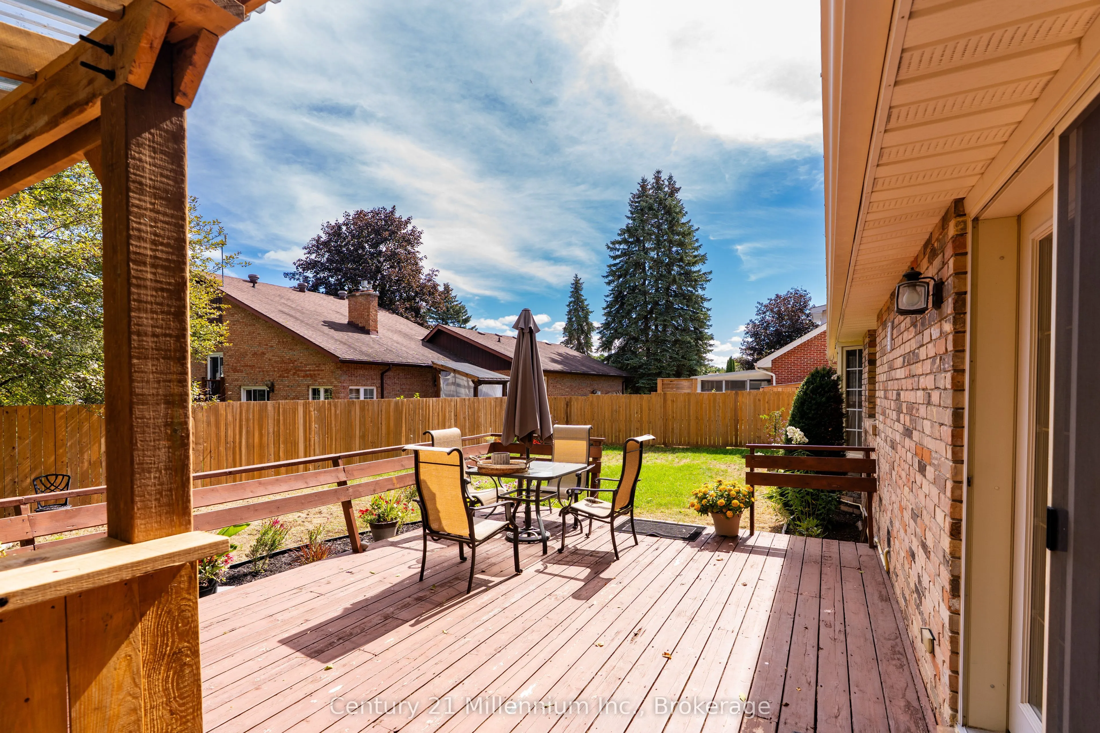 449 6th Avenue W