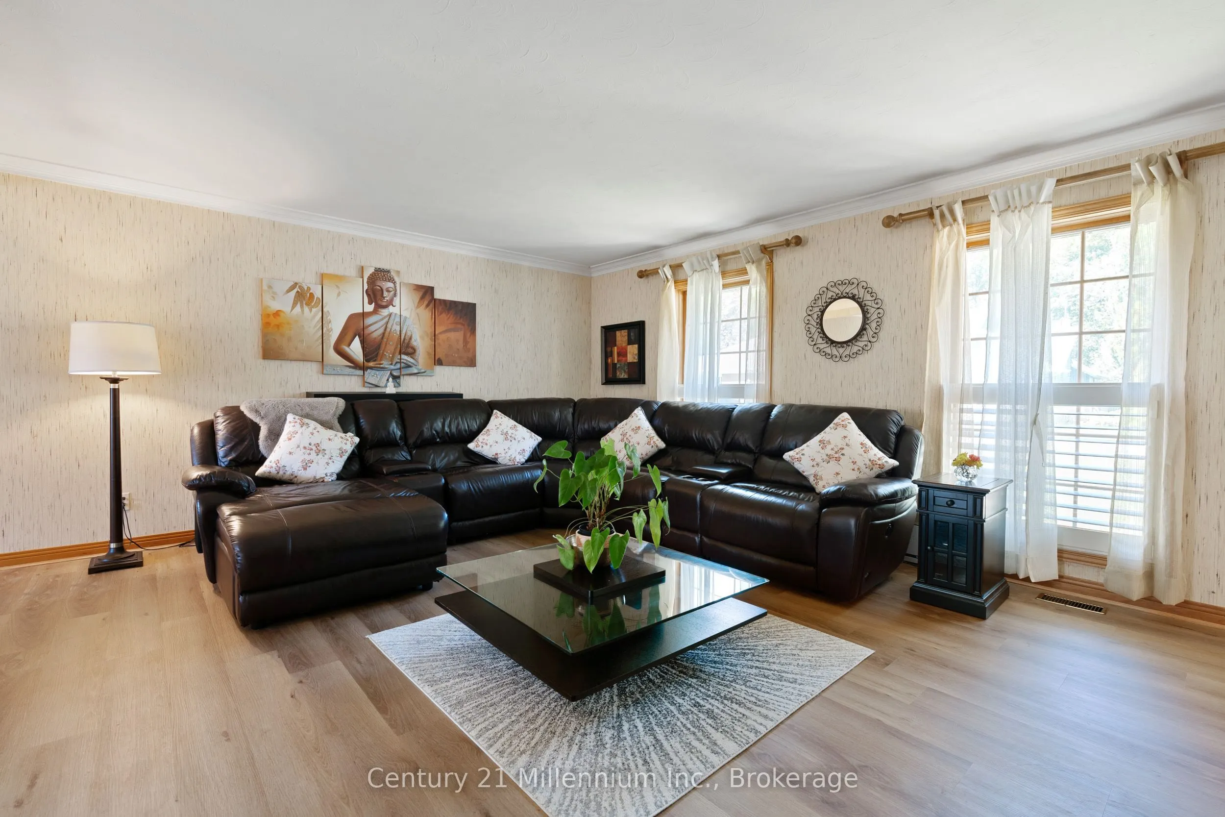 449 6th Avenue W