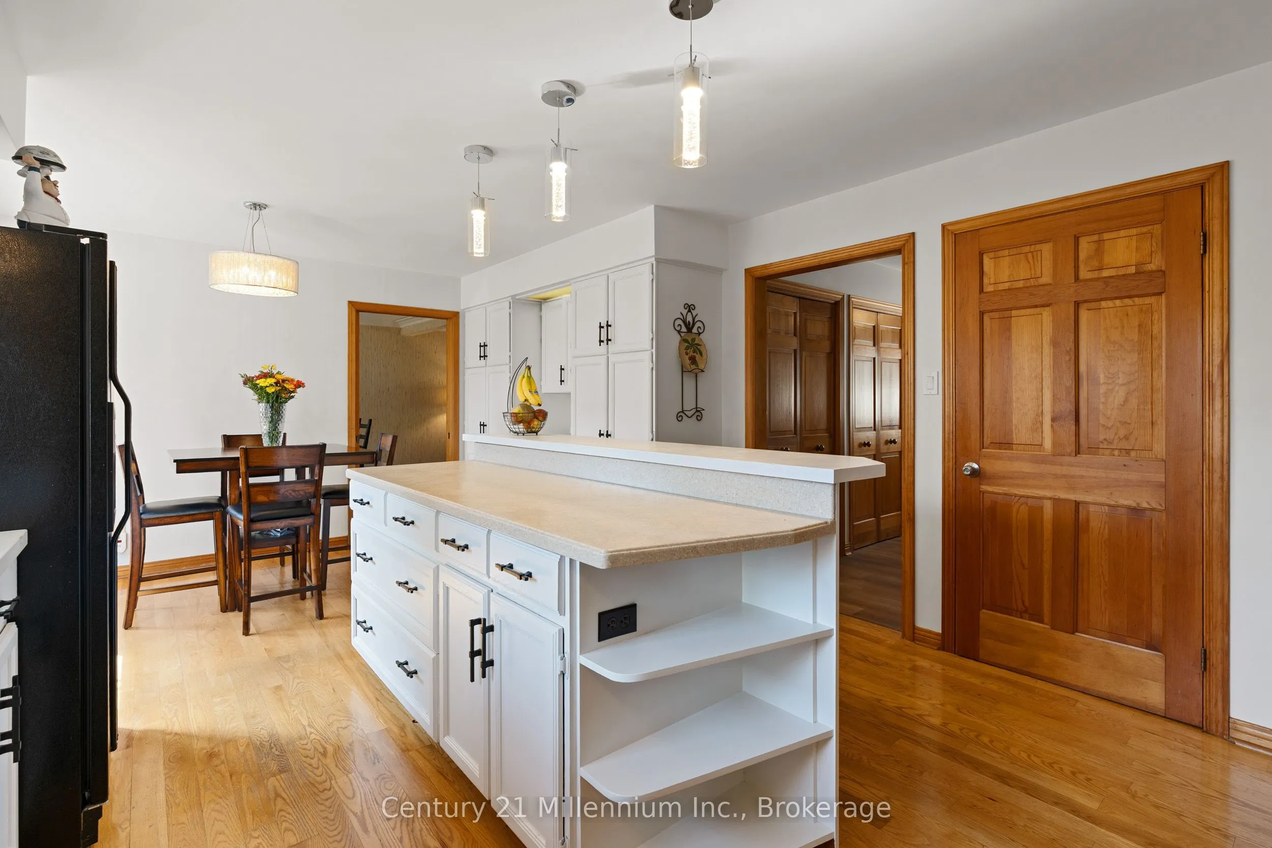 449 6th Avenue W