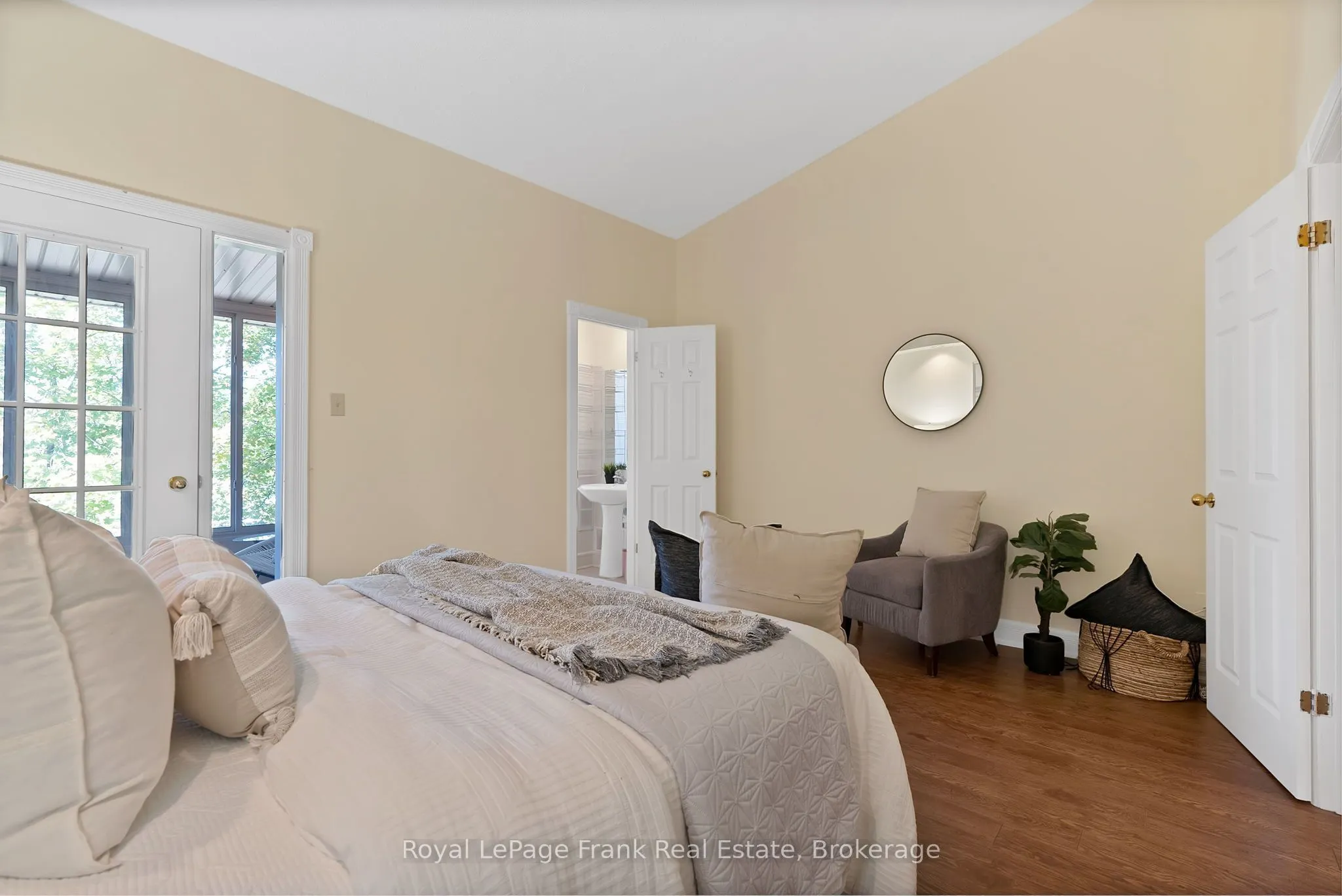1 Sherwood Street #301