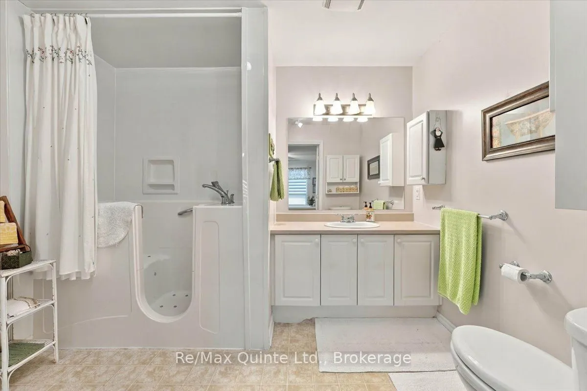 15 Aldersgate Drive #14