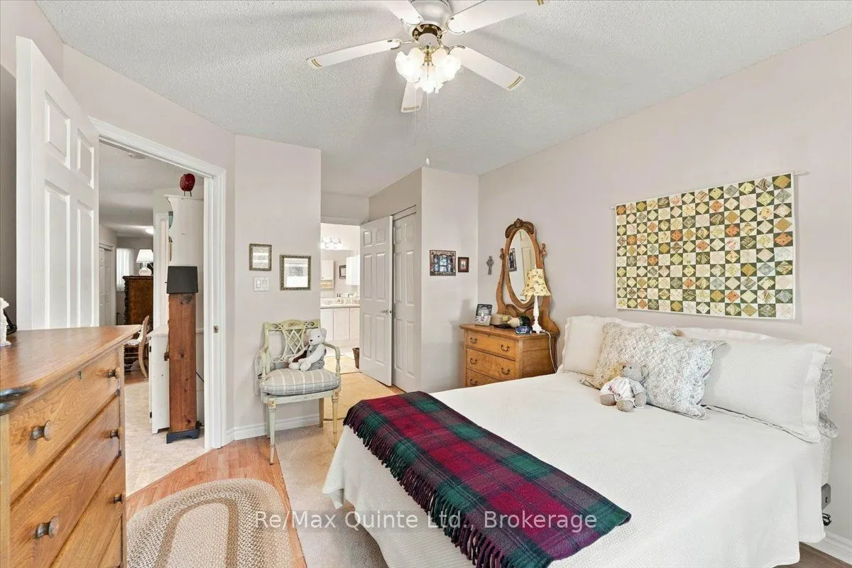 15 Aldersgate Drive #14