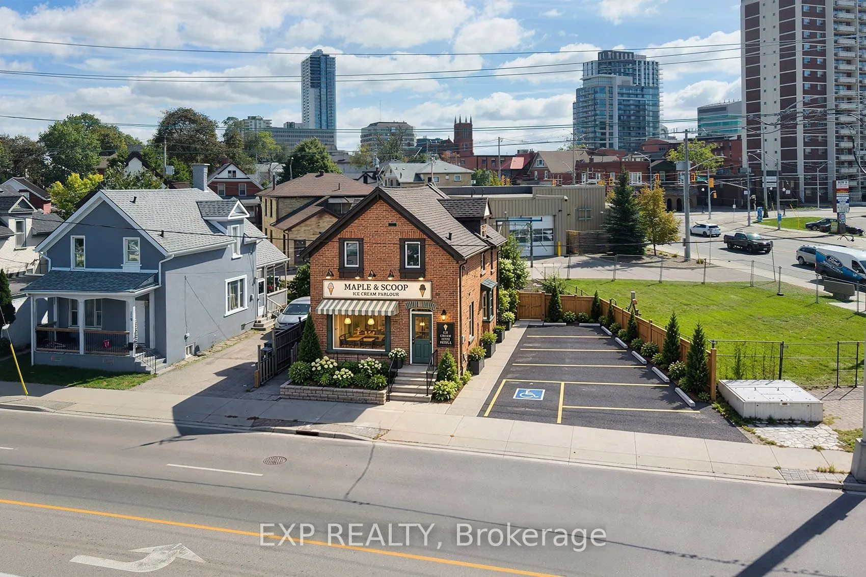 115 Victoria Street N