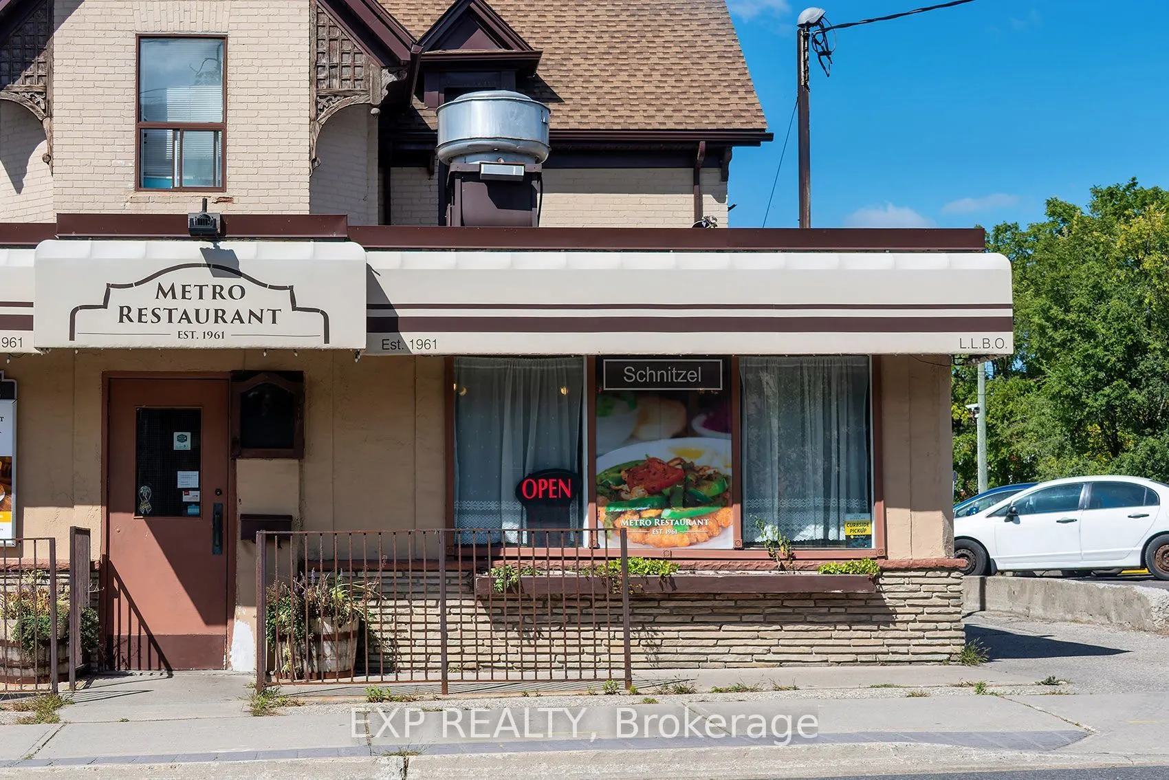 115 Victoria Street N