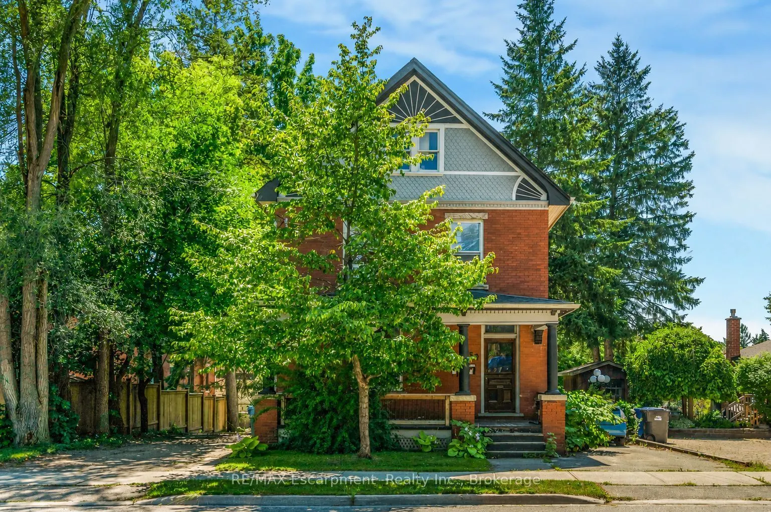 458 Woolwich Street