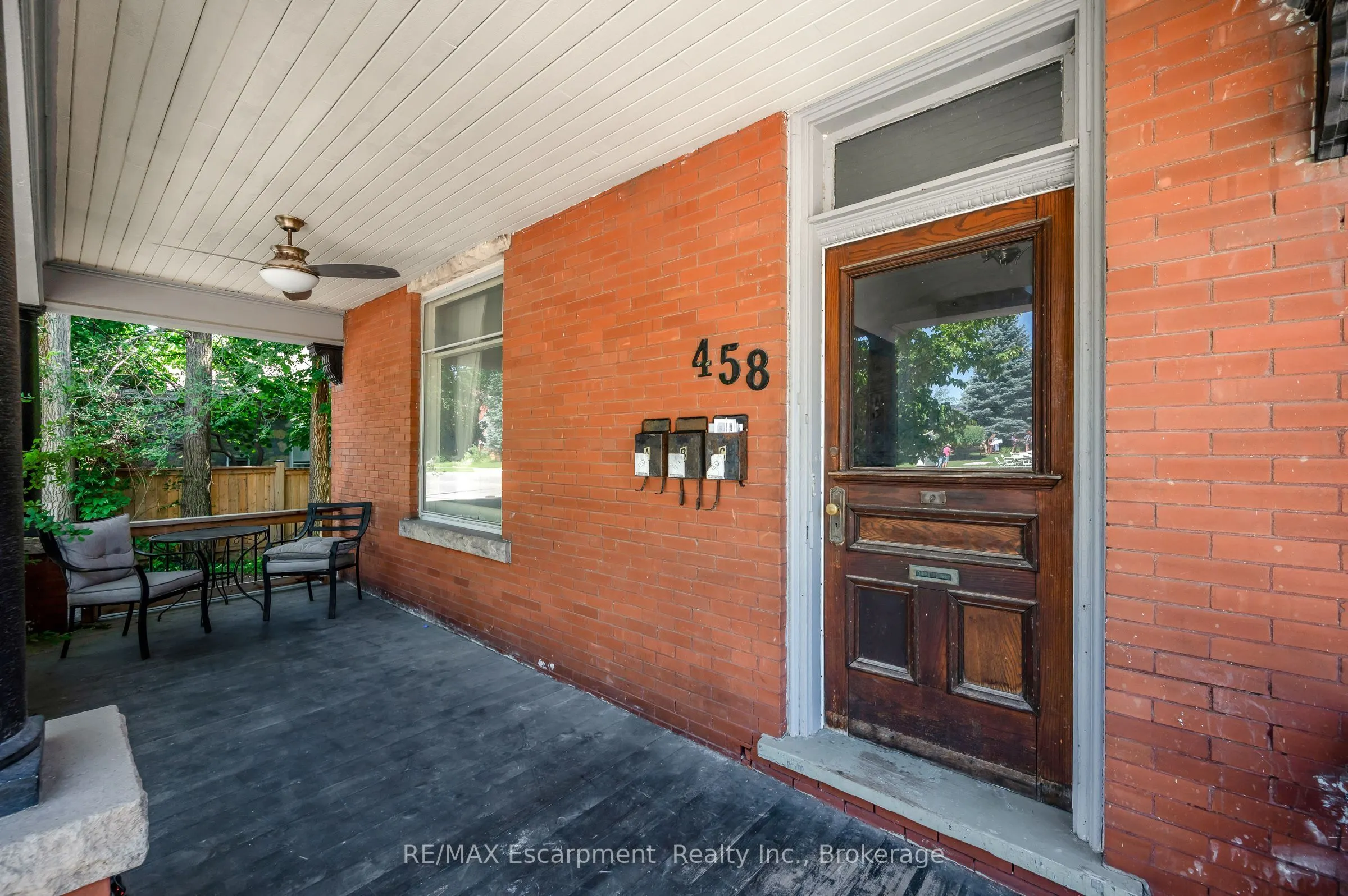 458 Woolwich Street